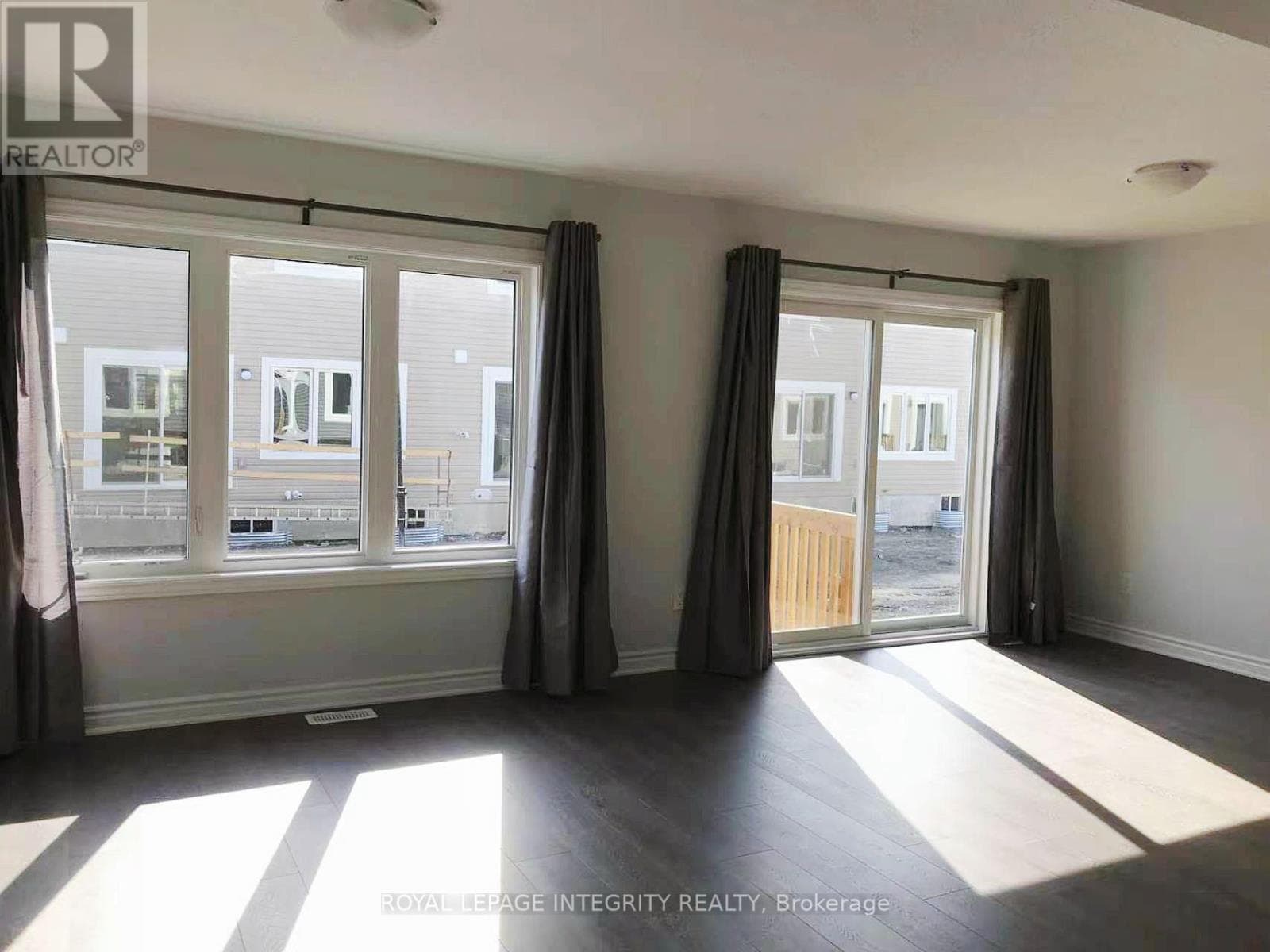 Single Family at 705 Logperch Circle, Ottawa, Ontario - Photo 7 - RE/MAX Garden City Realty