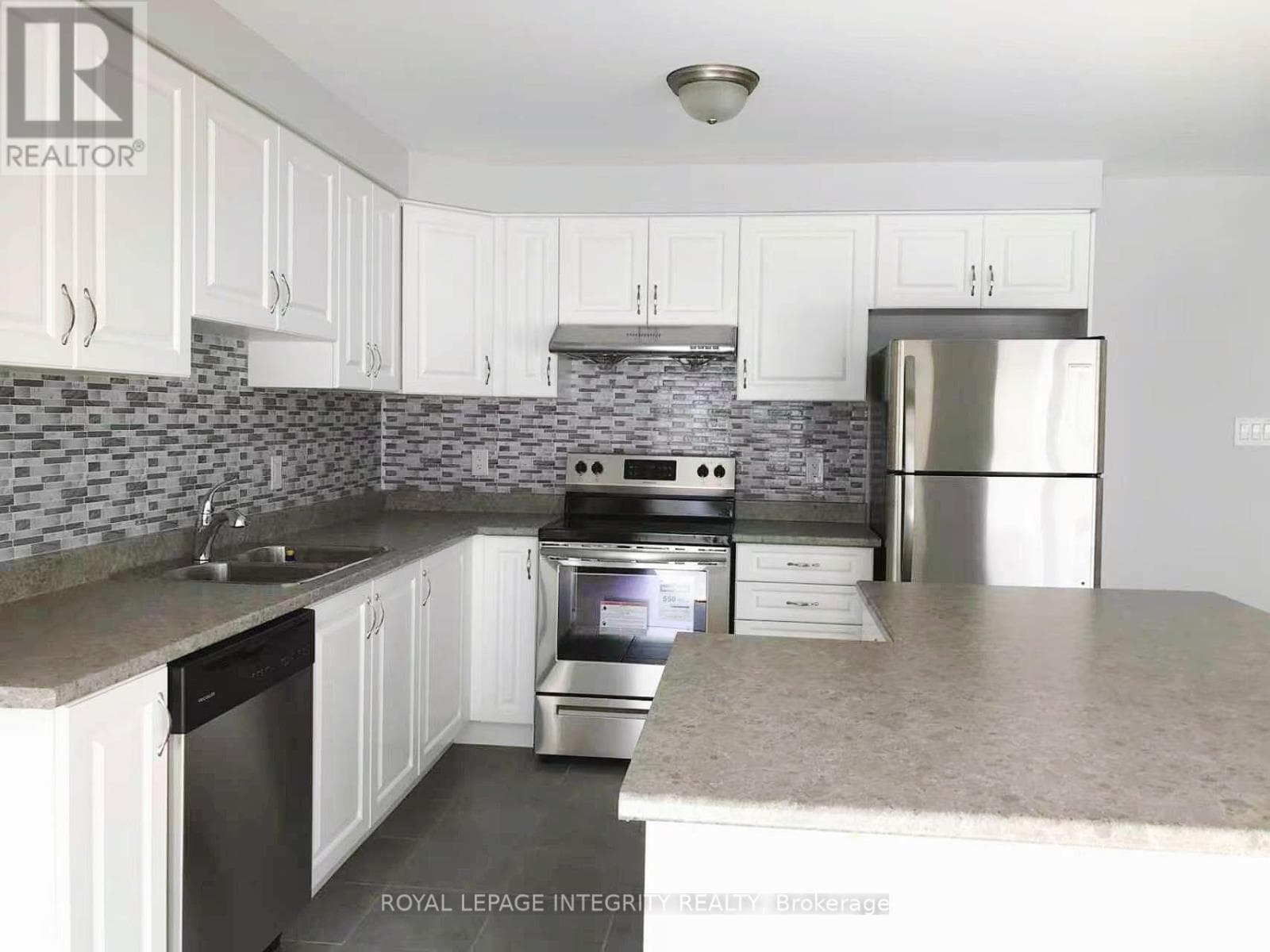 Single Family at 705 Logperch Circle, Ottawa, Ontario - Photo 8 - RE/MAX Garden City Realty