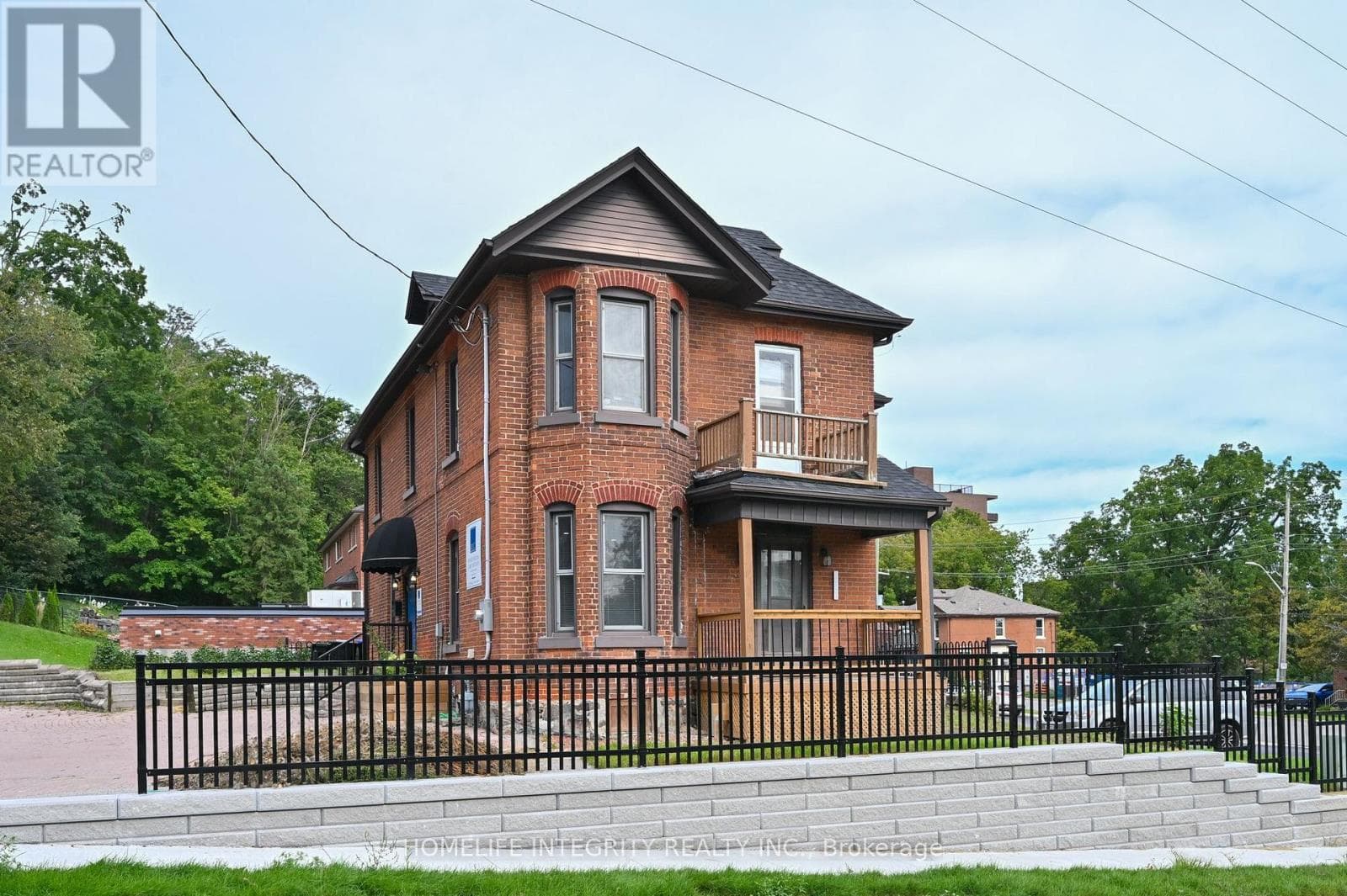 Office at 25 Berczy Street, Barrie (Codrington), Ontario - Photo 2 - RE/MAX Garden City Realty