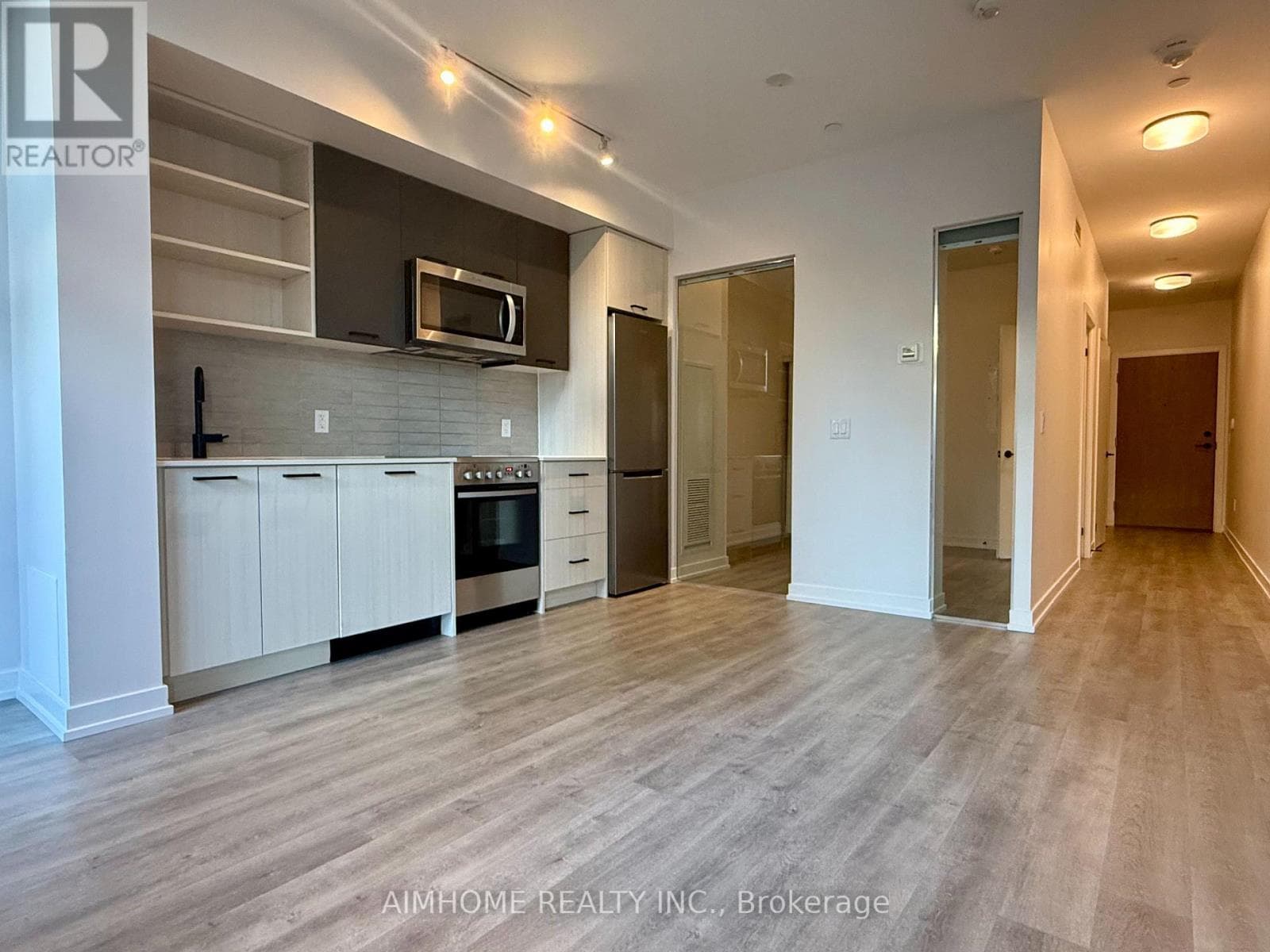 Single Family at 110- 2300 St. Clair Avenue, Toronto (Junction Area), Ontario - Photo 5 - RE/MAX Garden City Realty