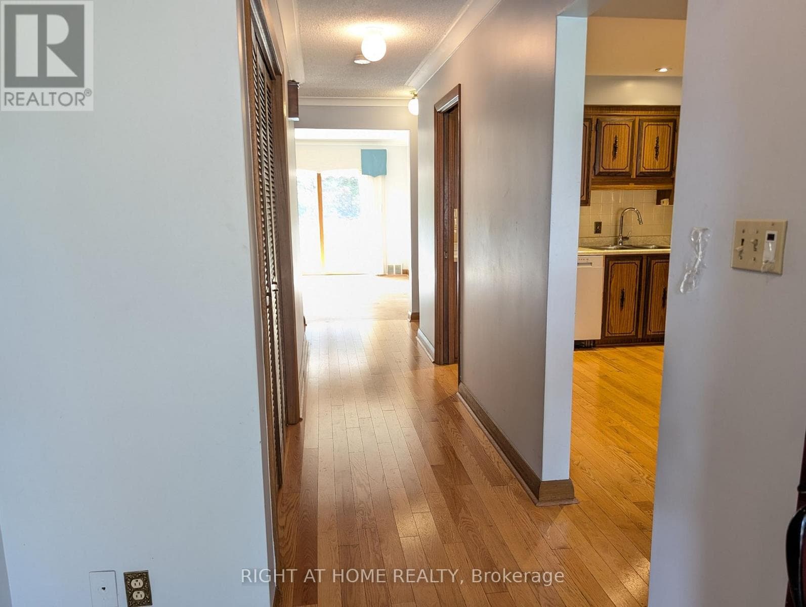 Single Family at Main Floor- 716 Tulip Court, Oshawa (Centennial), Ontario - Photo 5 - RE/MAX Garden City Realty