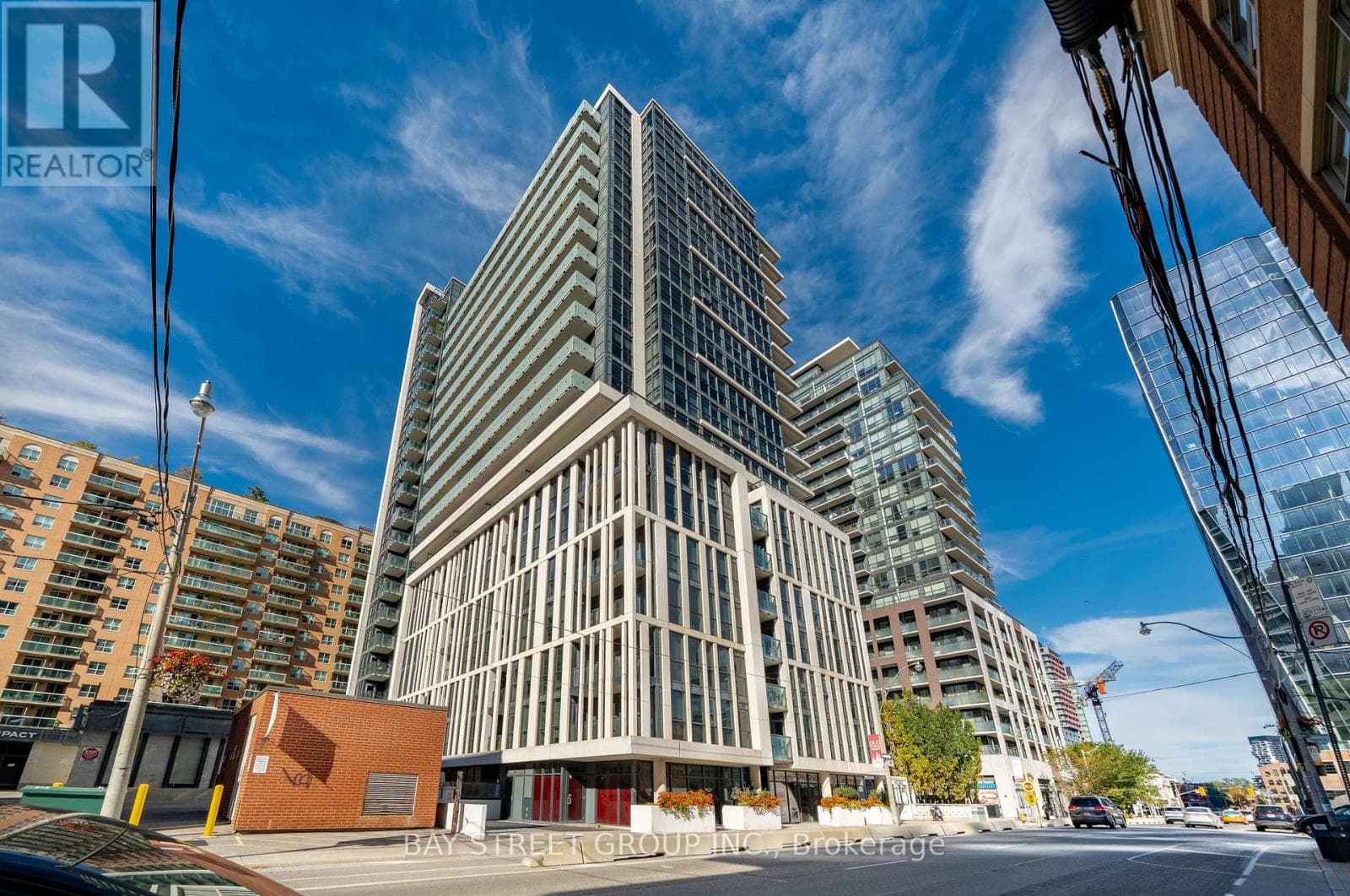 322- 400 Adelaide Street
