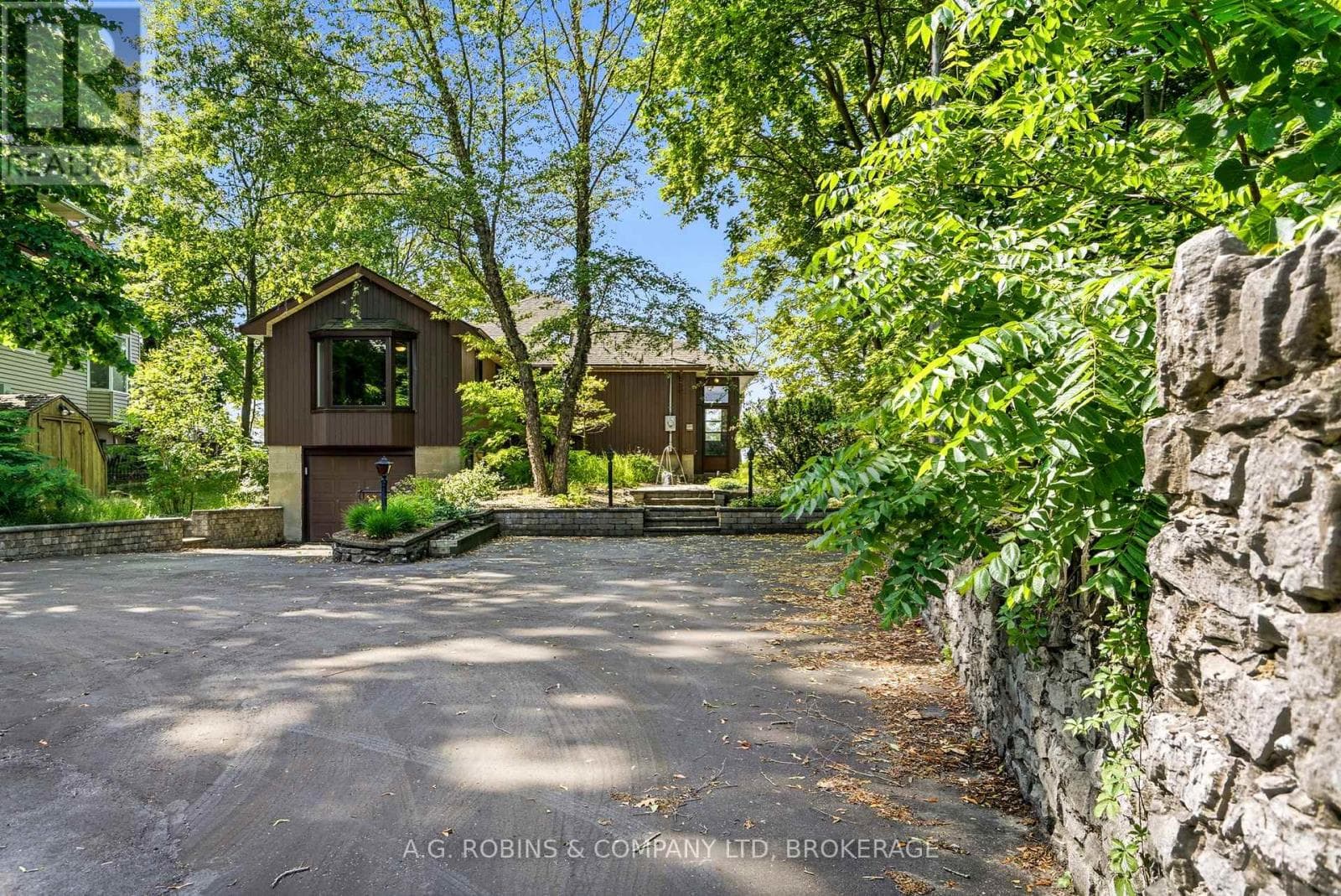 10599 Lakeshore Road