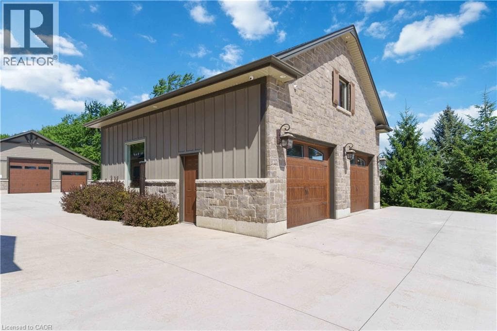 Single Family at 4354 MOUNTAINVIEW Road, Beamsville, Ontario - Photo 4 - RE/MAX Garden City Realty