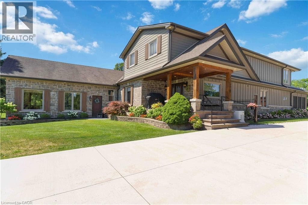 Single Family at 4354 MOUNTAINVIEW Road, Beamsville, Ontario - Photo 3 - RE/MAX Garden City Realty