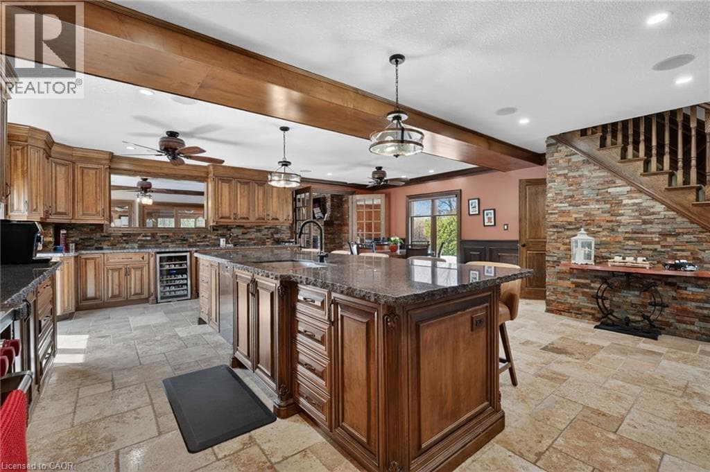 Single Family at 4354 MOUNTAINVIEW Road, Beamsville, Ontario - Photo 6 - RE/MAX Garden City Realty