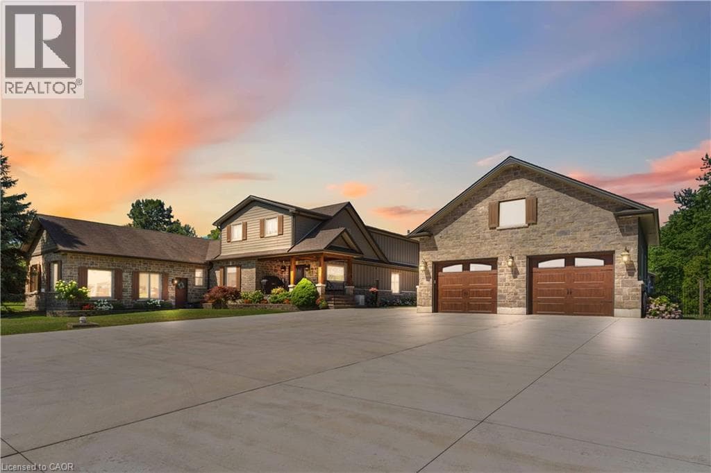 Single Family at 4354 MOUNTAINVIEW Road, Beamsville, Ontario - Photo 2 - RE/MAX Garden City Realty