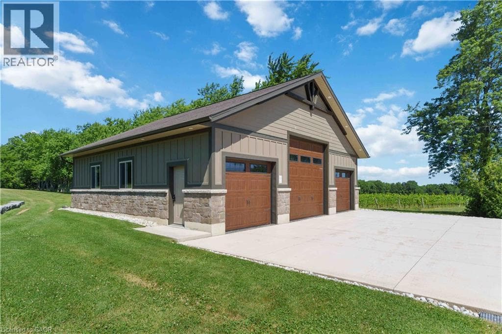 Single Family at 4354 MOUNTAINVIEW Road, Beamsville, Ontario - Photo 5 - RE/MAX Garden City Realty