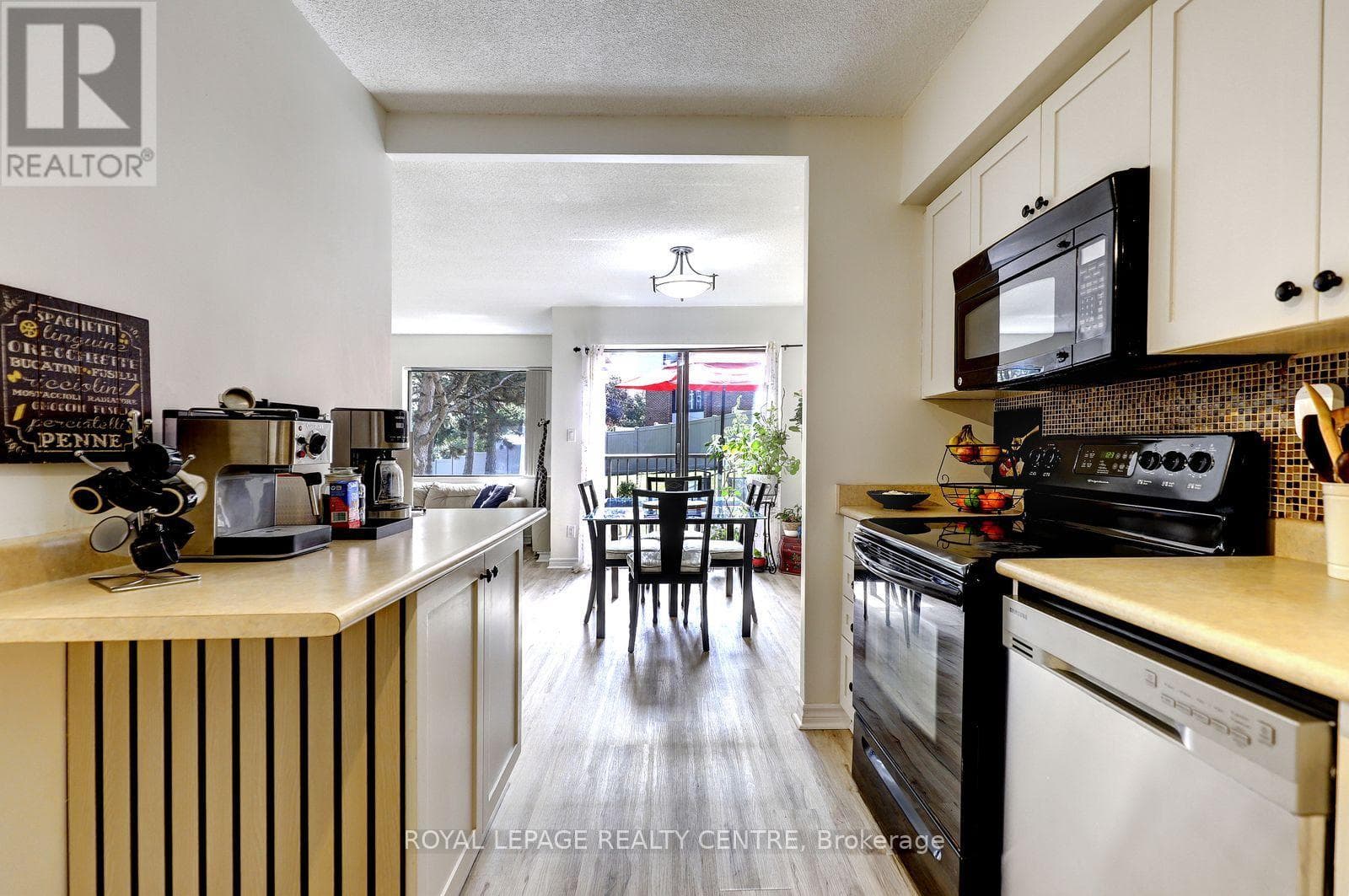 201- 1000 Cedarglen Gate