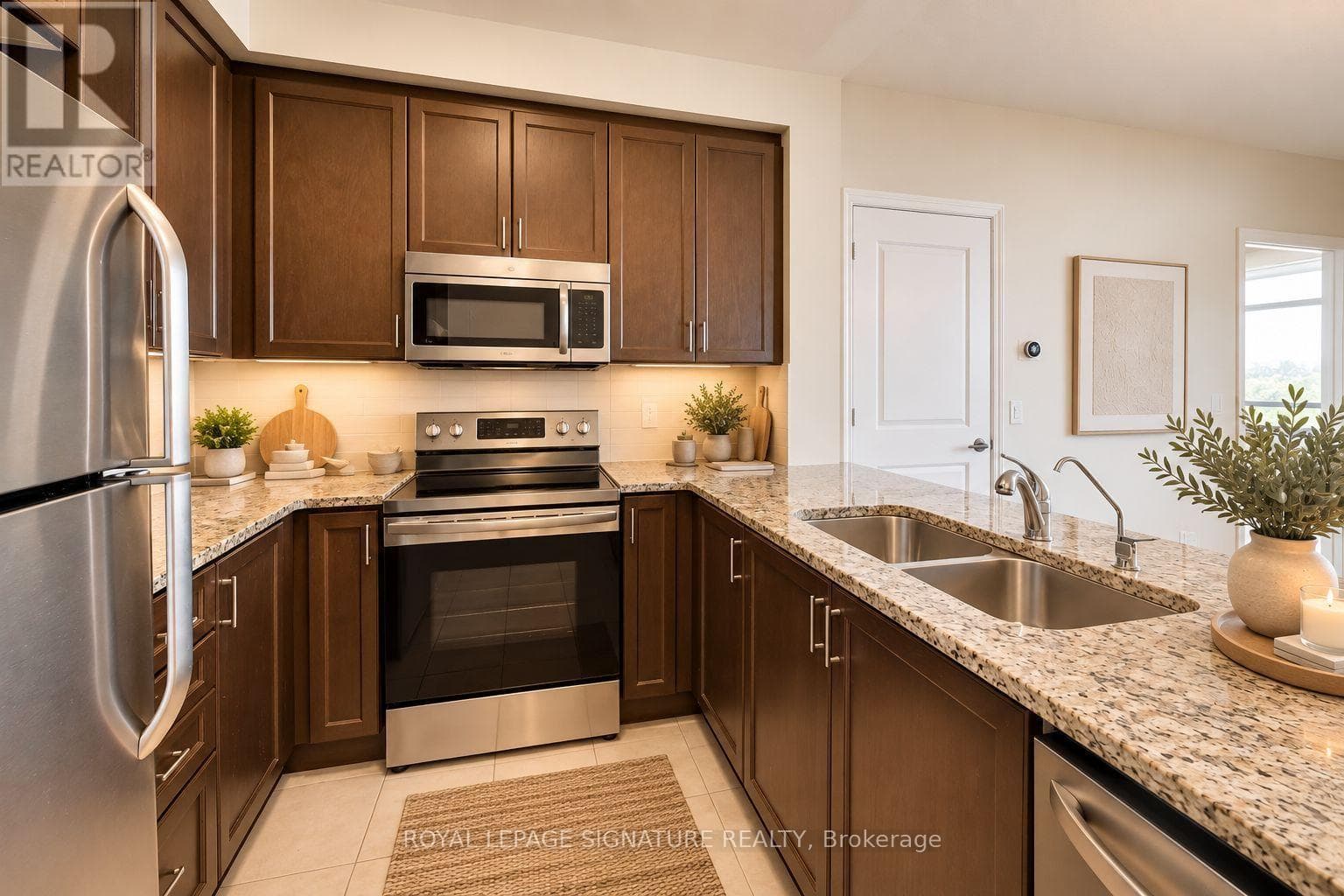 Single Family at 1709- 9255 Jane Street, Vaughan (Maple), Ontario - Photo 7 - RE/MAX Garden City Realty
