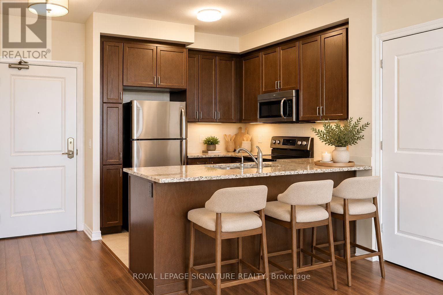 Single Family at 1709- 9255 Jane Street, Vaughan (Maple), Ontario - Photo 8 - RE/MAX Garden City Realty