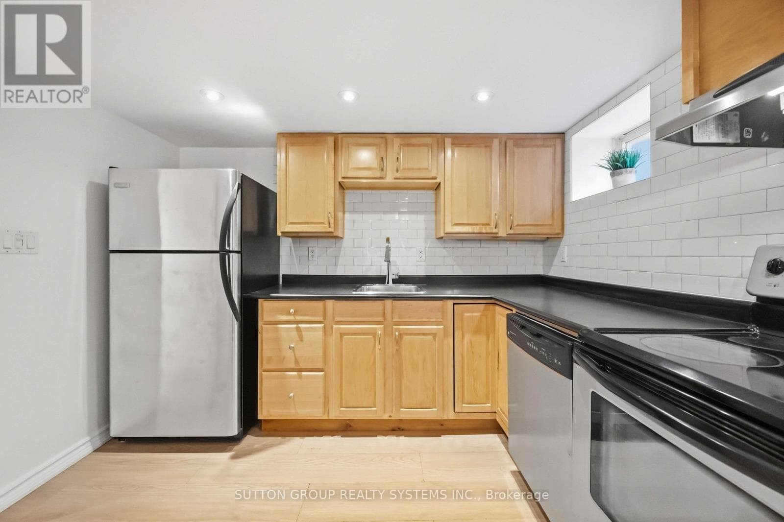 Multi-family at Lower- 103 Ashdale Avenue, Toronto (Greenwood-Coxwell), Ontario - Photo 7 - RE/MAX Garden City Realty