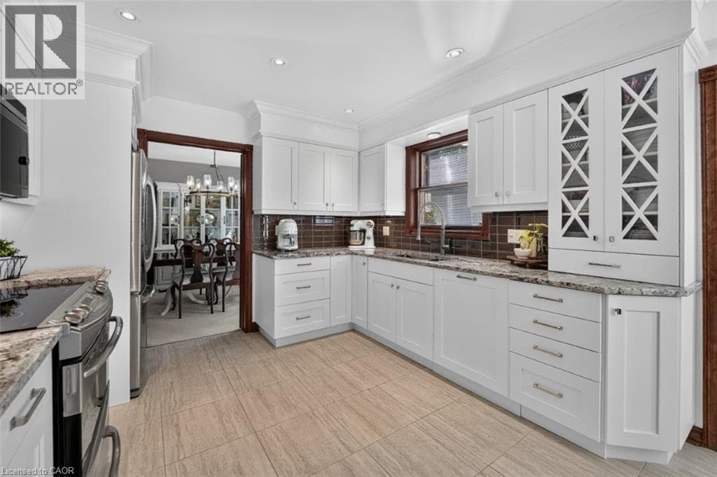 Single Family at 4272 VILLAGE PARK Drive, Beamsville, Ontario - Photo 9 - RE/MAX Garden City Realty