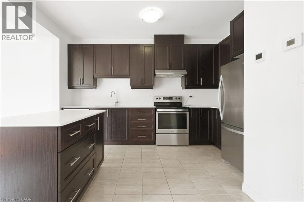 Single Family at 3996 CROWN Street, Beamsville, Ontario - Photo 4 - RE/MAX Garden City Realty