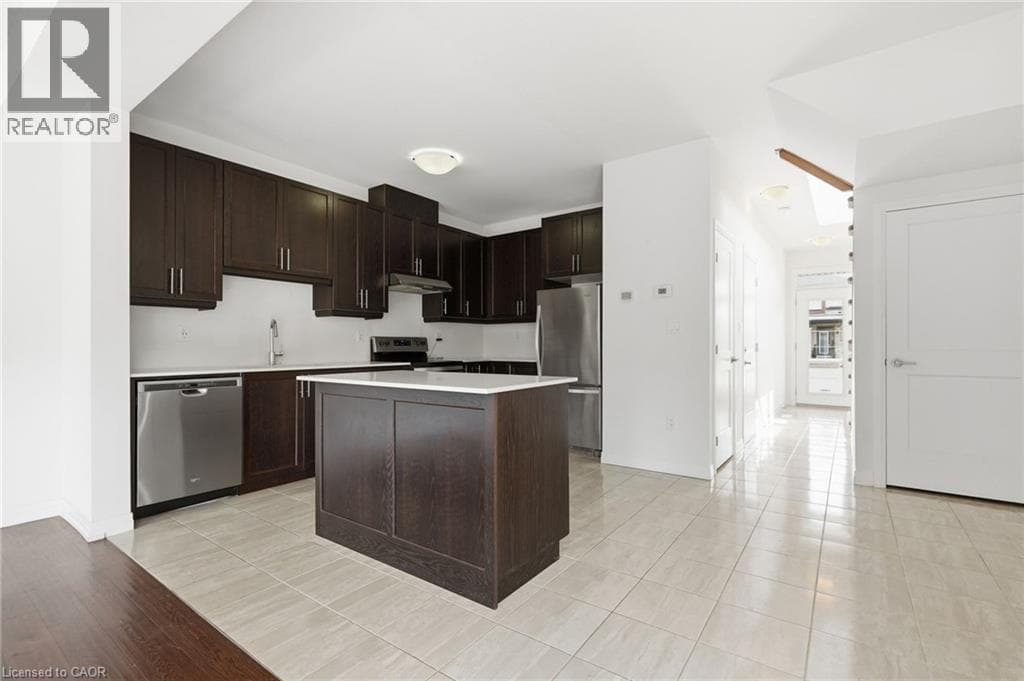 Single Family at 3996 CROWN Street, Beamsville, Ontario - Photo 5 - RE/MAX Garden City Realty