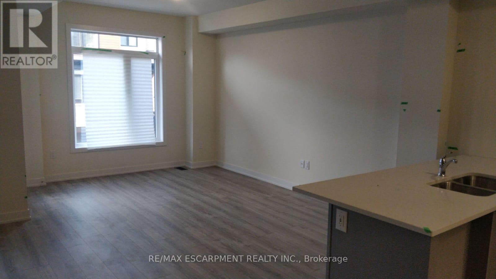 Single Family at 122- 590 North Service Road, Hamilton (Lakeshore), Ontario - Photo 2 - RE/MAX Garden City Realty