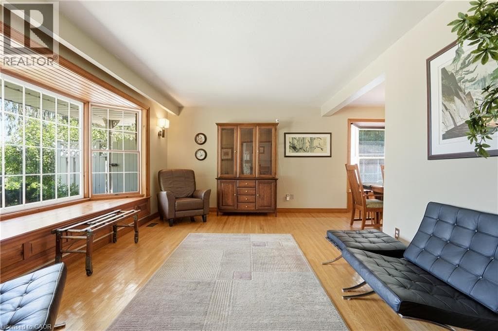 Single Family at 38 KINGSWAY Boulevard, Grimsby, Ontario - Photo 6 - RE/MAX Garden City Realty