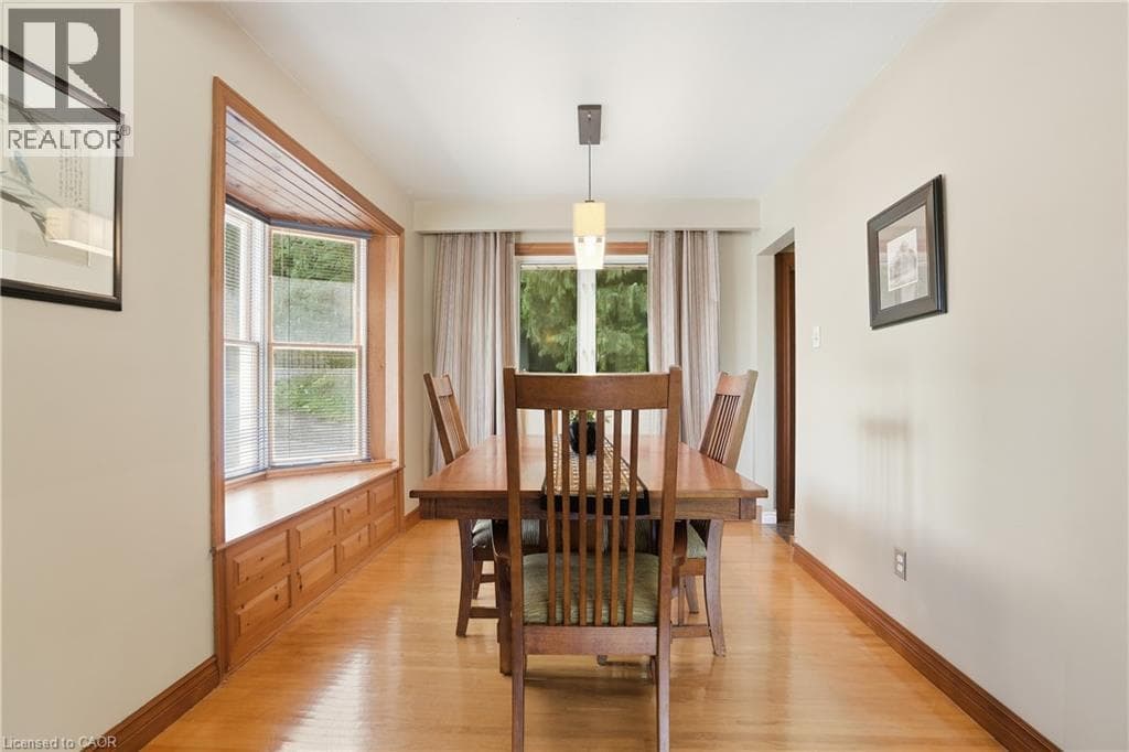 Single Family at 38 KINGSWAY Boulevard, Grimsby, Ontario - Photo 8 - RE/MAX Garden City Realty