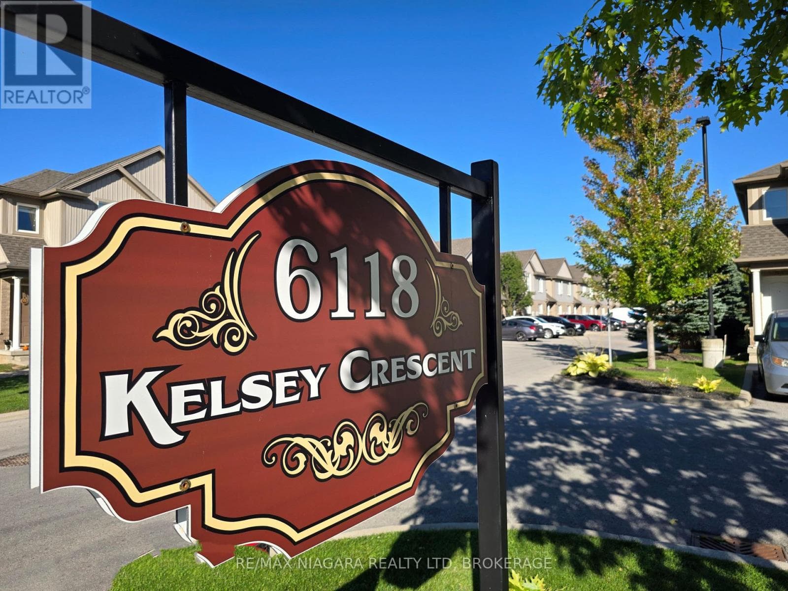 Single Family at 37- 6118 Kelsey Crescent, Niagara Falls (Forestview), Ontario - Photo 2 - RE/MAX Garden City Realty