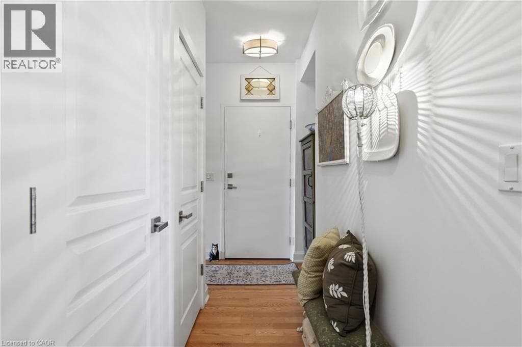 Single Family at 201- 3710 MAIN Street, Niagara Falls, Ontario - Photo 5 - RE/MAX Garden City Realty