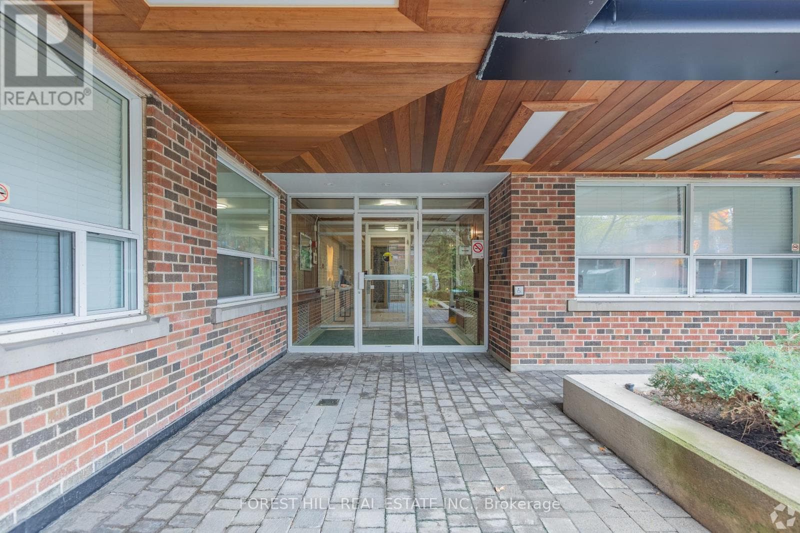 Multi-family at 408- 291 Avenue Road, Toronto (Yonge-St. Clair), Ontario - Photo 3 - RE/MAX Garden City Realty