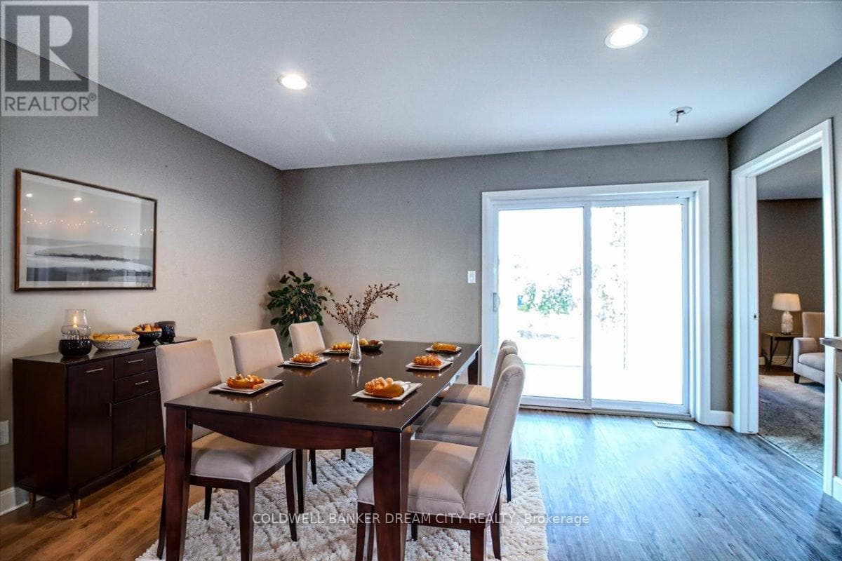 Single Family at 100 Arrowhead Lane, Chatham-Kent (Chatham), Ontario - Photo 10 - RE/MAX Garden City Realty