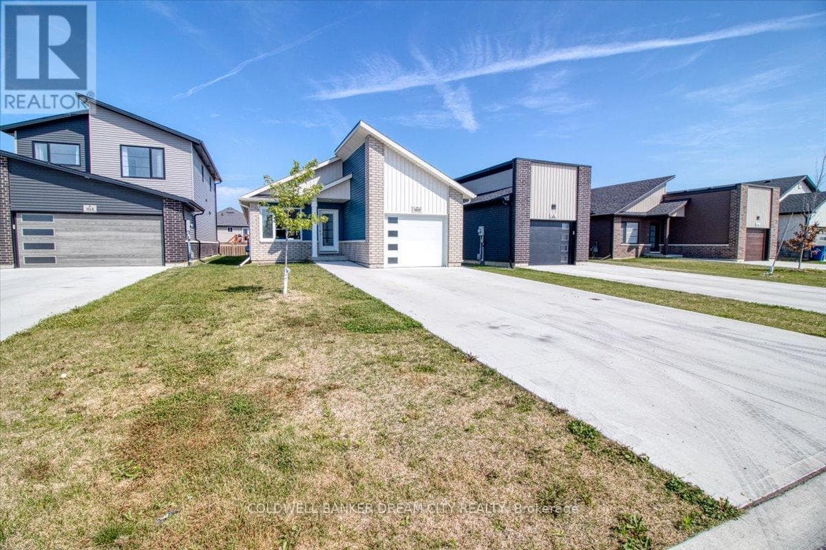 Single Family at 100 Arrowhead Lane, Chatham-Kent (Chatham), Ontario - Photo 3 - RE/MAX Garden City Realty