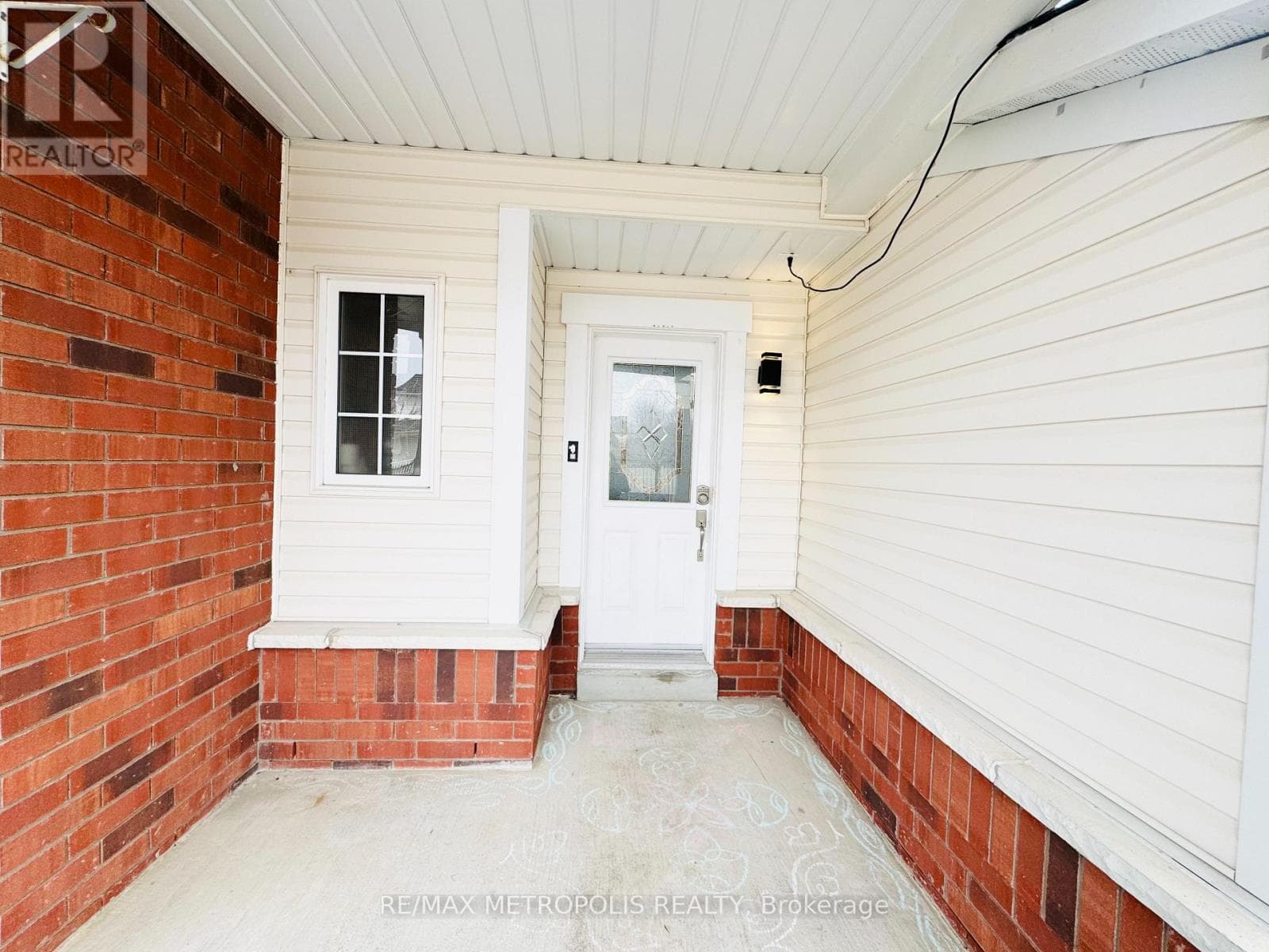 Single Family at 33 Palomino Place, Whitby (Pringle Creek), Ontario - Photo 2 - RE/MAX Garden City Realty