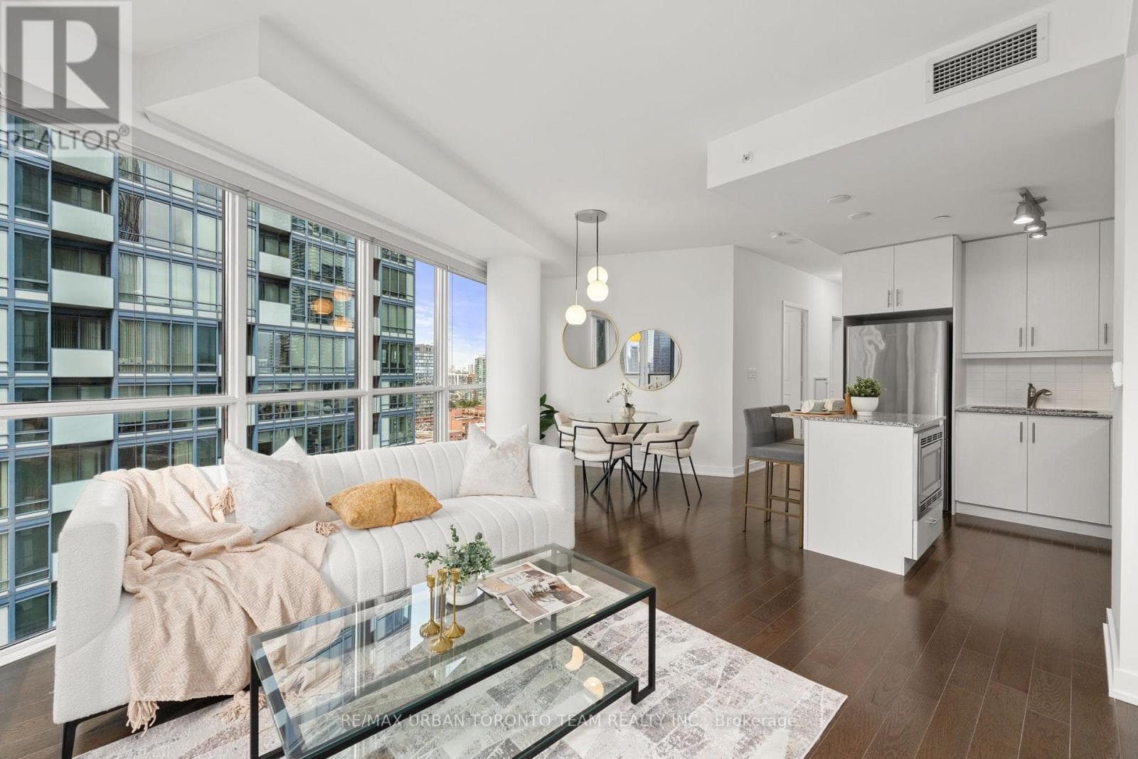 2104- 1 The Esplanade Avenue