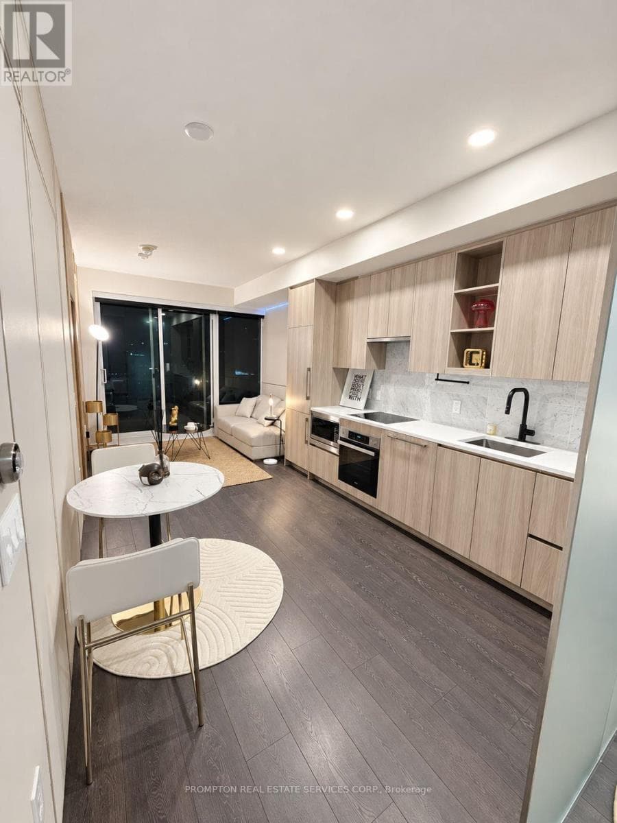 Single Family at 907- 85 McMahon Drive, Toronto (Bayview Village), Ontario - Photo 5 - RE/MAX Garden City Realty