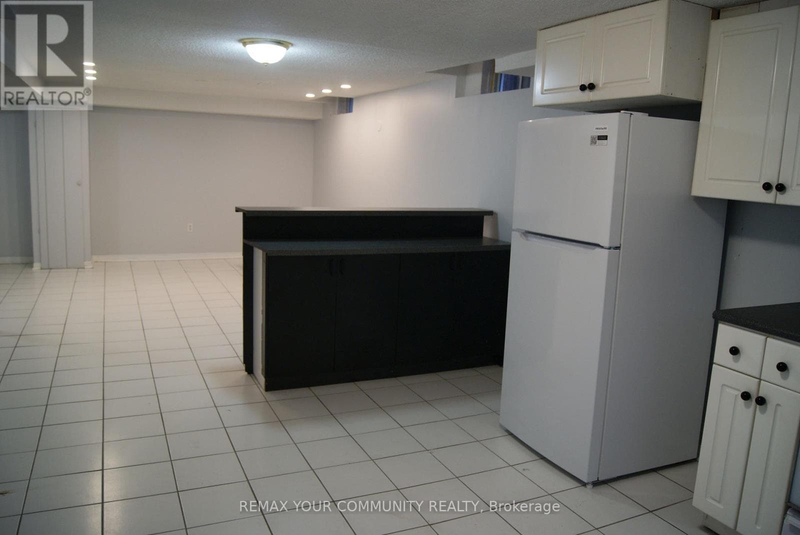 Single Family at 53 Lamar Street, Vaughan (Maple), Ontario - Photo 3 - RE/MAX Garden City Realty