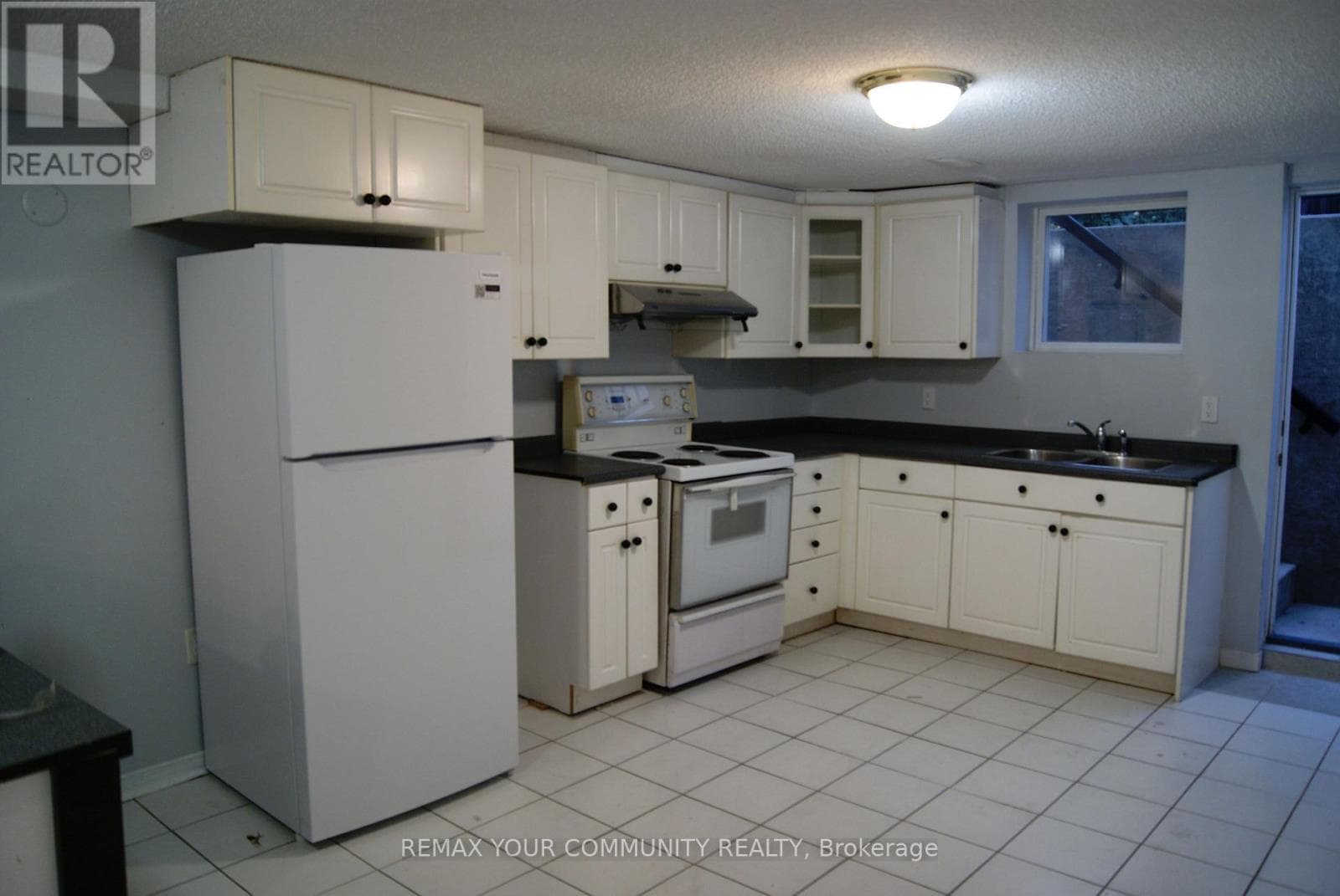 Single Family at 53 Lamar Street, Vaughan (Maple), Ontario - Photo 4 - RE/MAX Garden City Realty