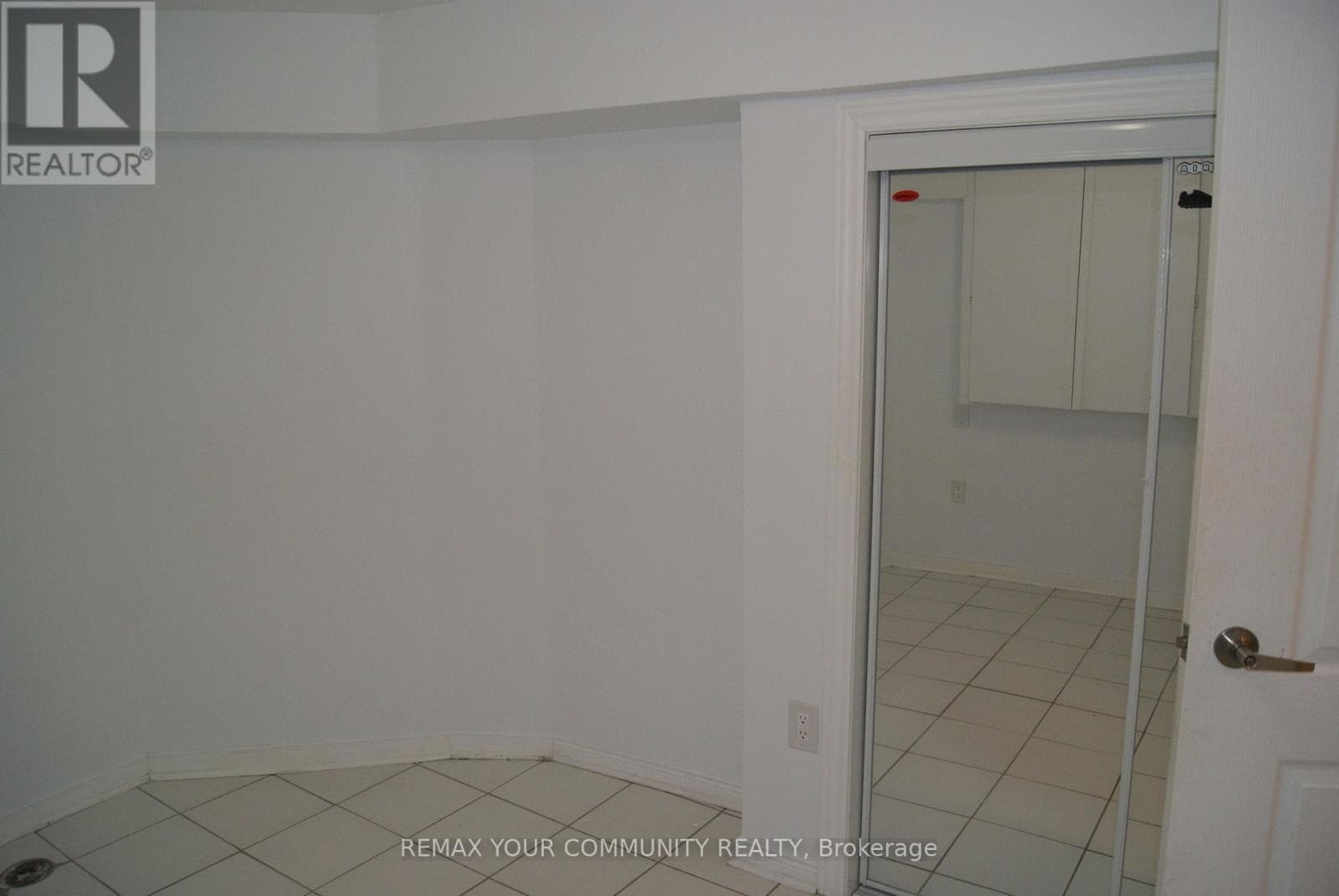 Single Family at 53 Lamar Street, Vaughan (Maple), Ontario - Photo 9 - RE/MAX Garden City Realty