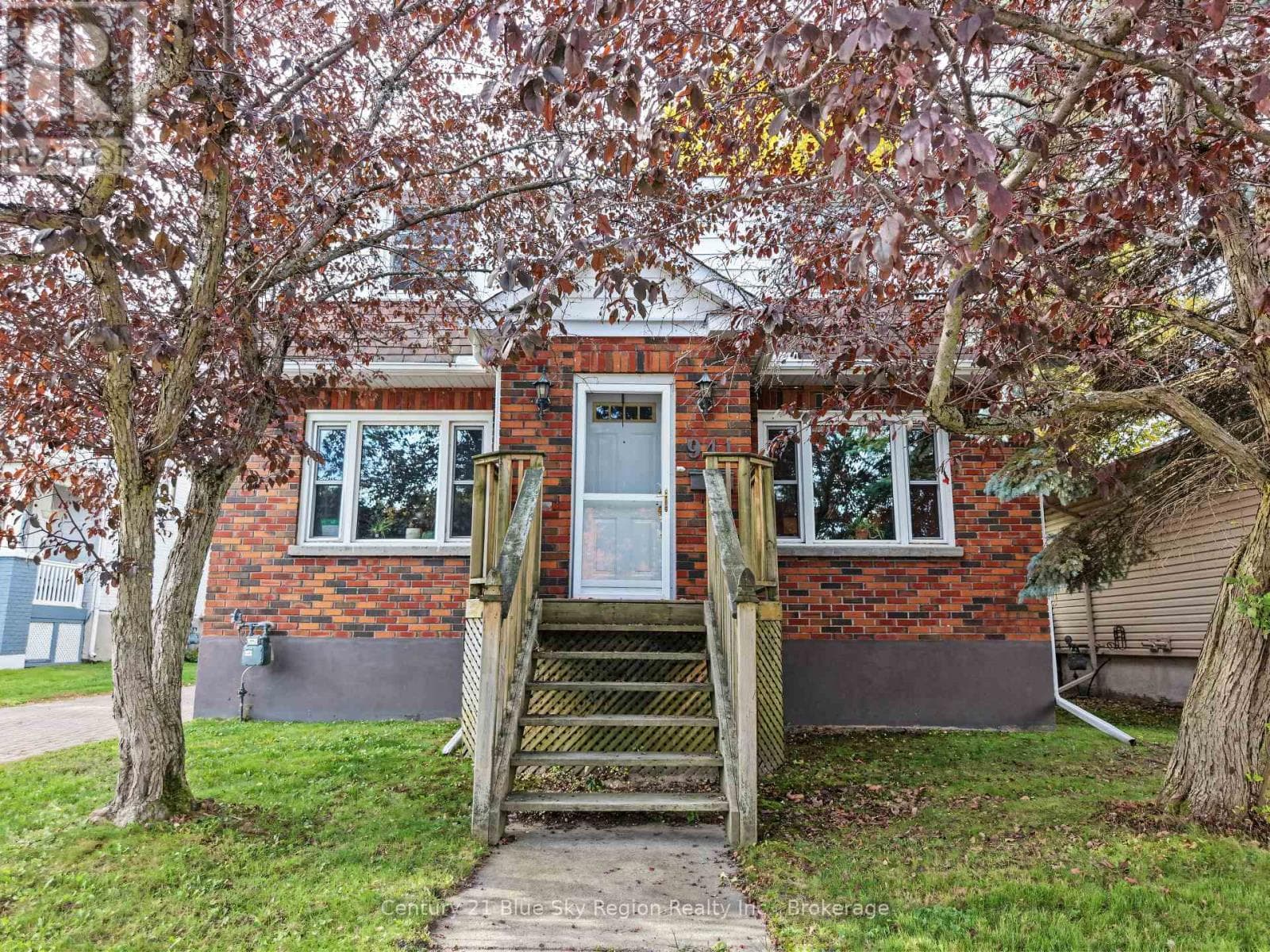 941 Main Street