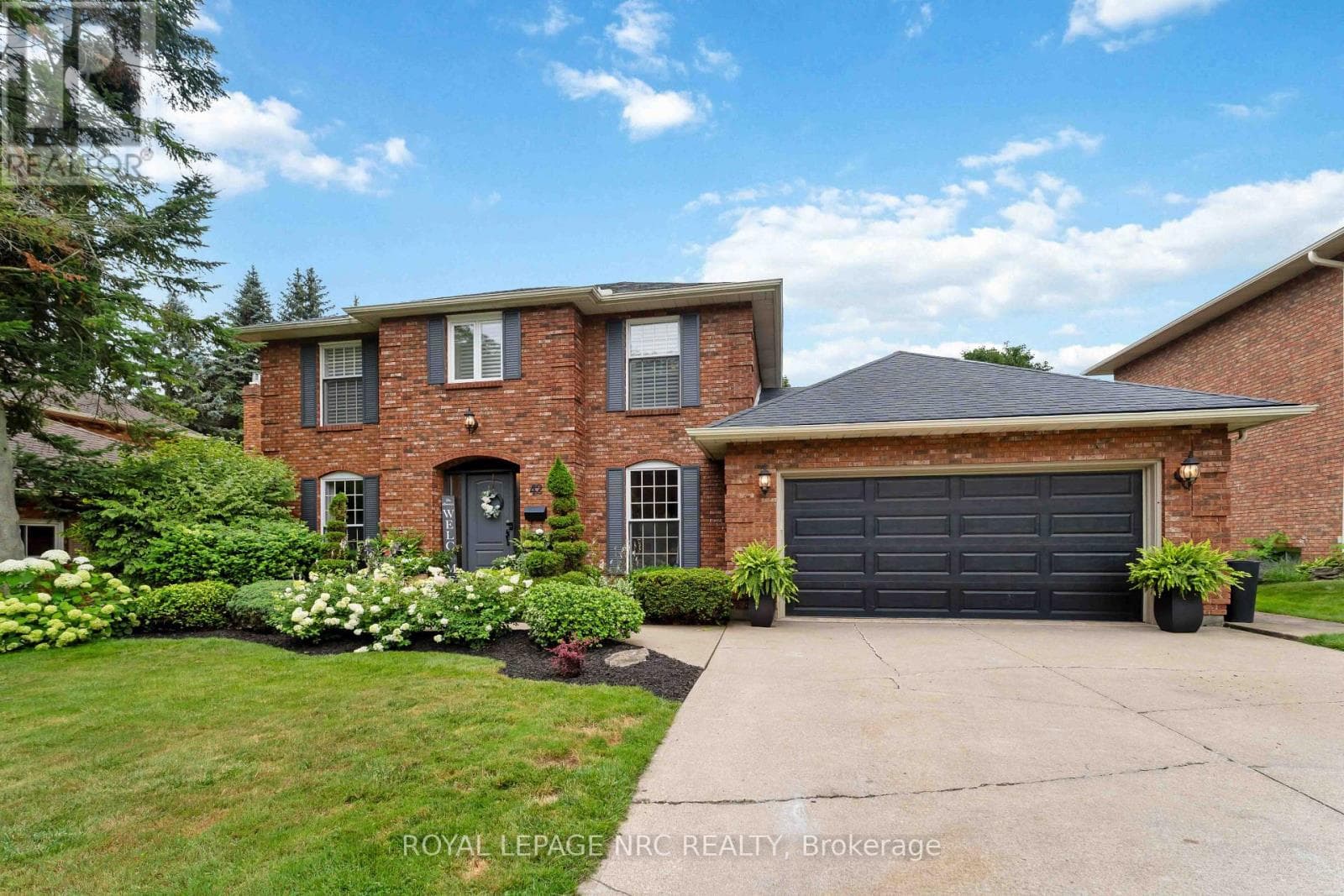 Single Family at 42 Foresthill Crescent, Pelham (Fonthill), Ontario - Photo 2 - RE/MAX Garden City Realty