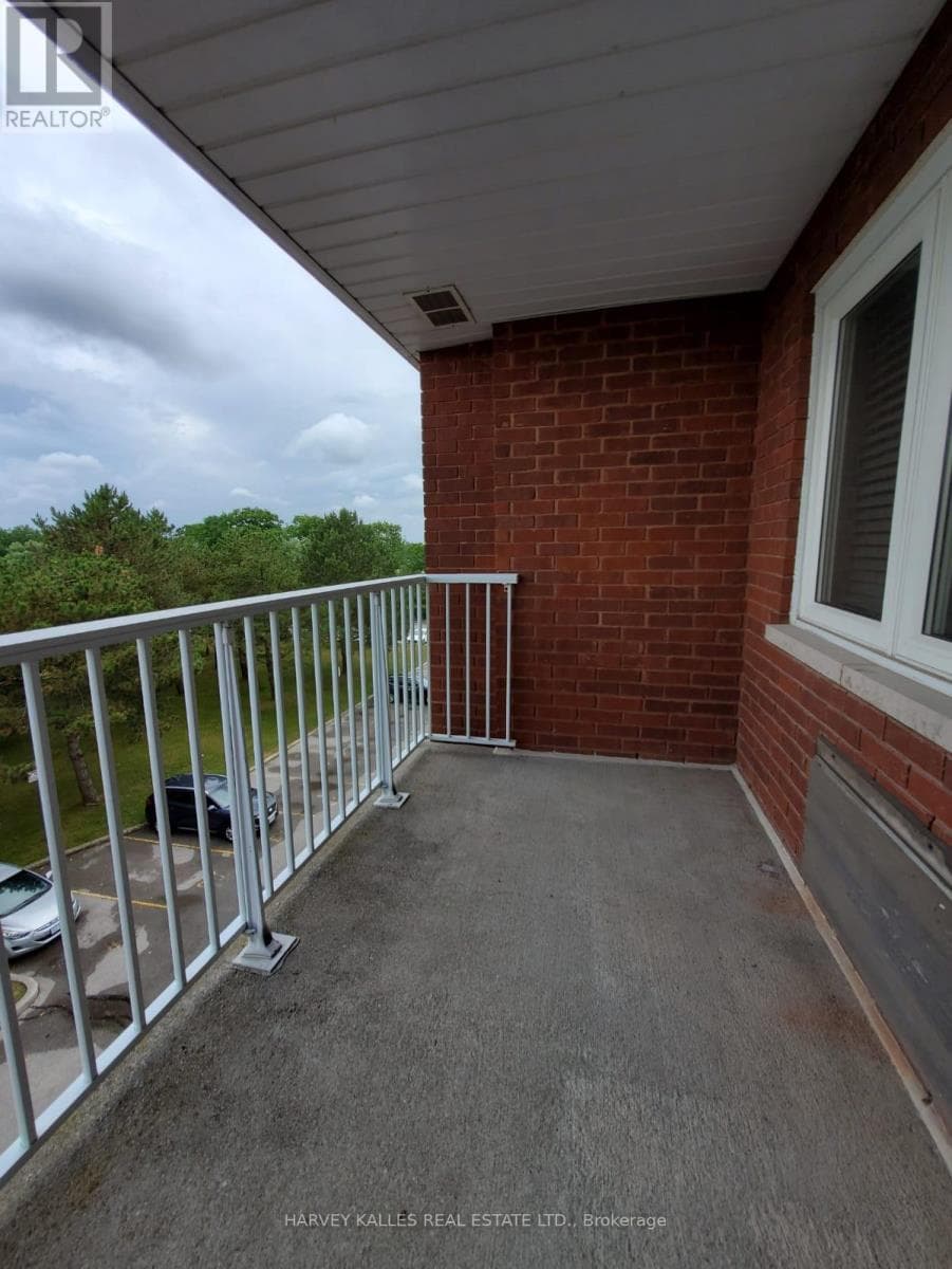 Single Family at 402- 189 Lake Driveway Drive, Ajax (South West), Ontario - Photo 10 - RE/MAX Garden City Realty