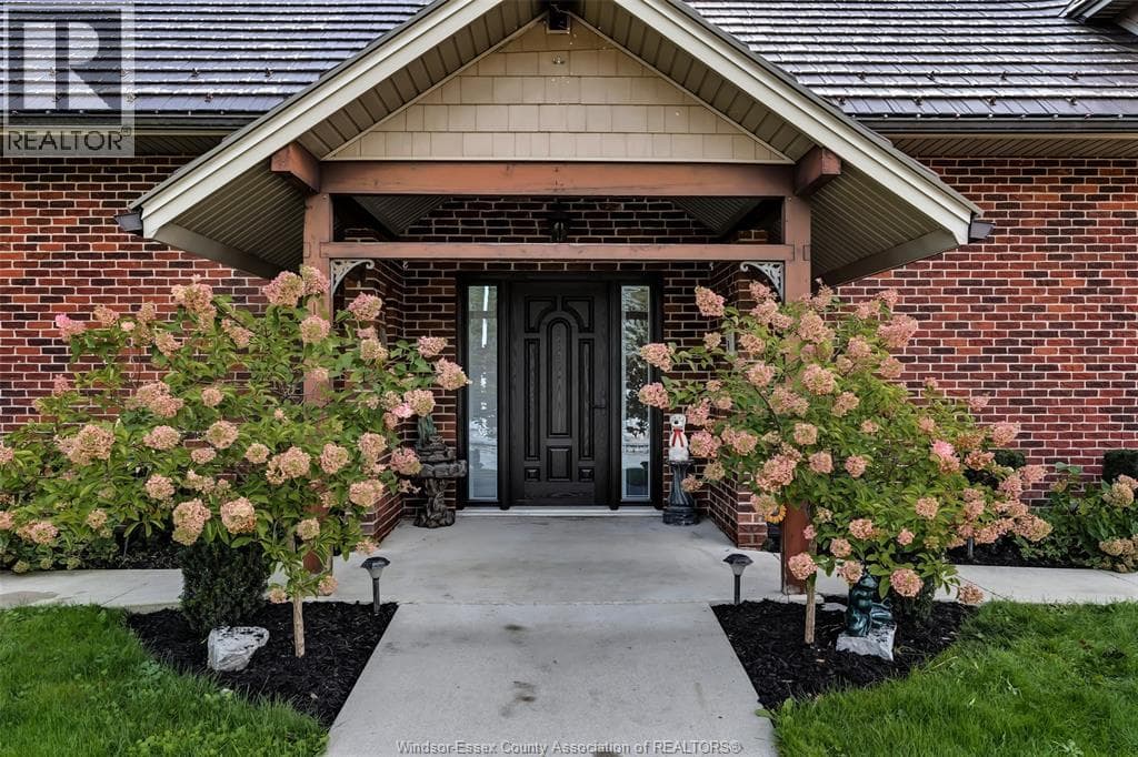 Single Family at 4220 Queen's Line, Chatham-Kent, Ontario - Photo 3 - RE/MAX Garden City Realty