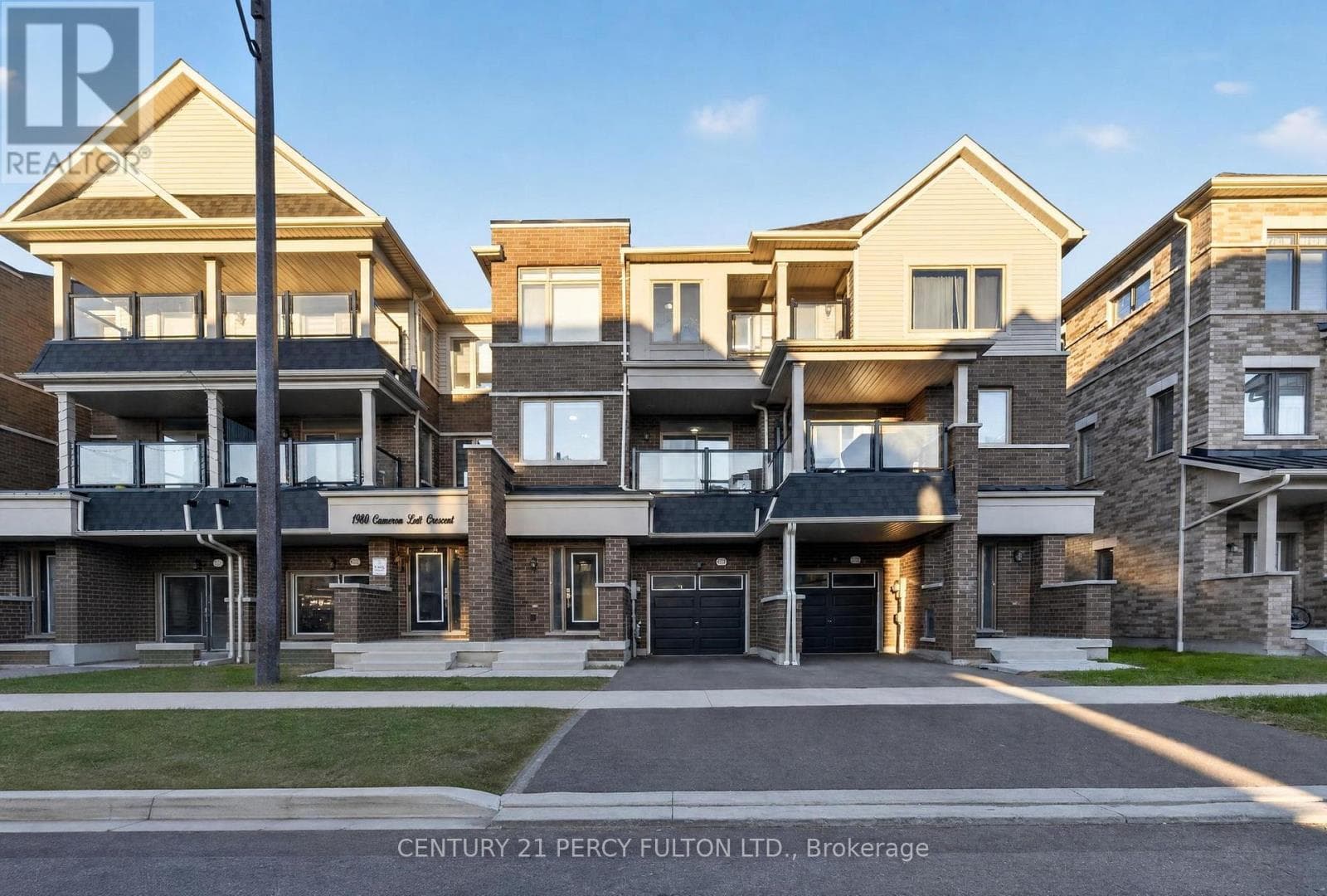 1982 Cameron Lott Crescent