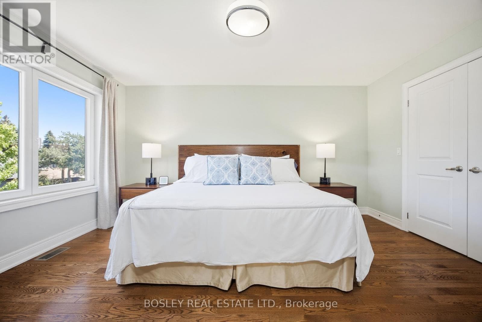 Single Family at 17 Matthew Court, Toronto (Princess-Rosethorn), Ontario - Photo 10 - RE/MAX Garden City Realty