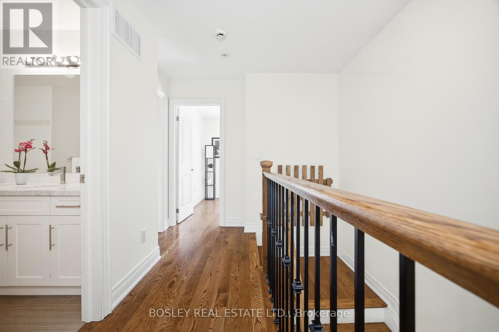 Single Family at 17 Matthew Court, Toronto (Princess-Rosethorn), Ontario - Photo 9 - RE/MAX Garden City Realty