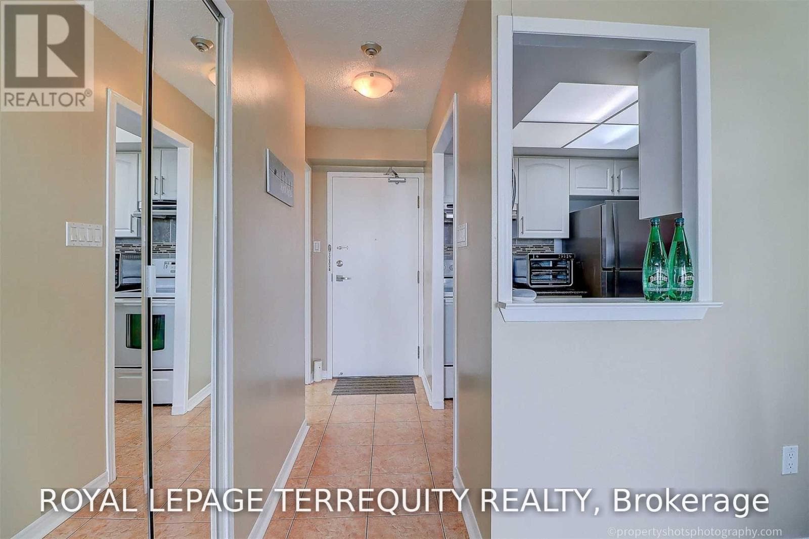Single Family at 1710- 5 Greystone Walk Drive, Toronto (Kennedy Park), Ontario - Photo 6 - RE/MAX Garden City Realty