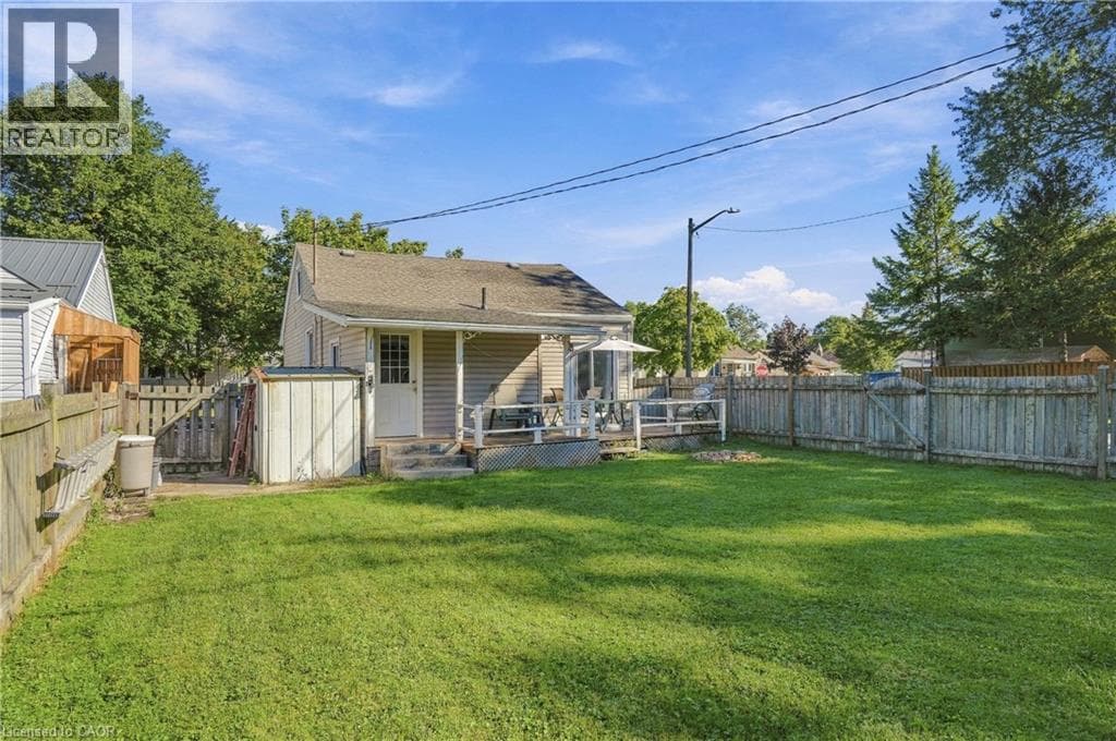 Single Family at 21 EXETER Avenue, Welland, Ontario - Photo 10 - RE/MAX Garden City Realty