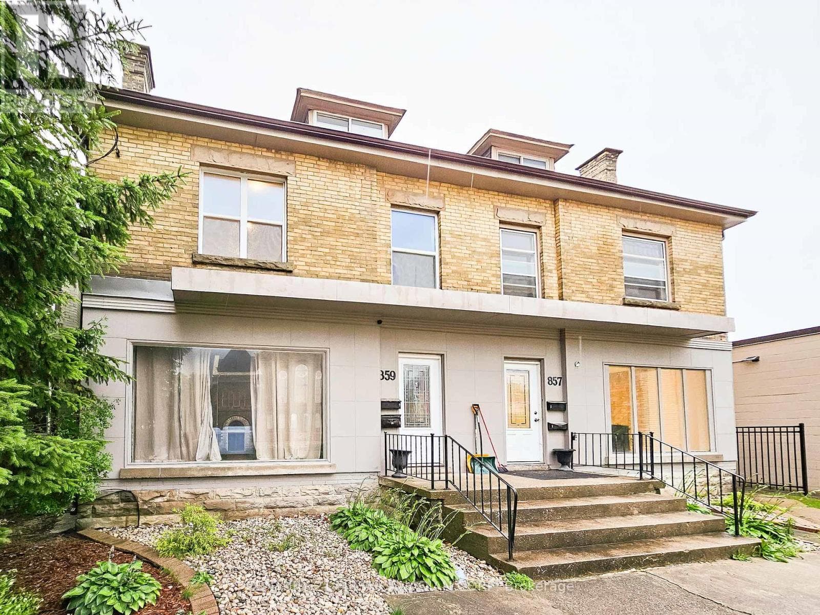 Apt 2- 859 Dundas Street