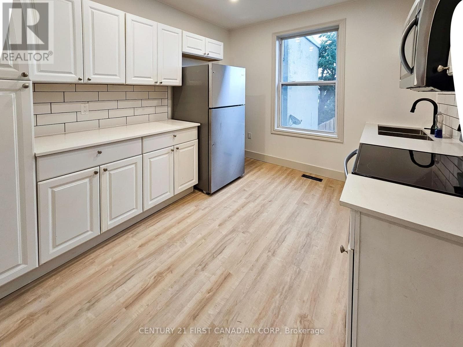 Multi-family at Apt 2- 859 Dundas Street, London East (East L), Ontario - Photo 3 - RE/MAX Garden City Realty
