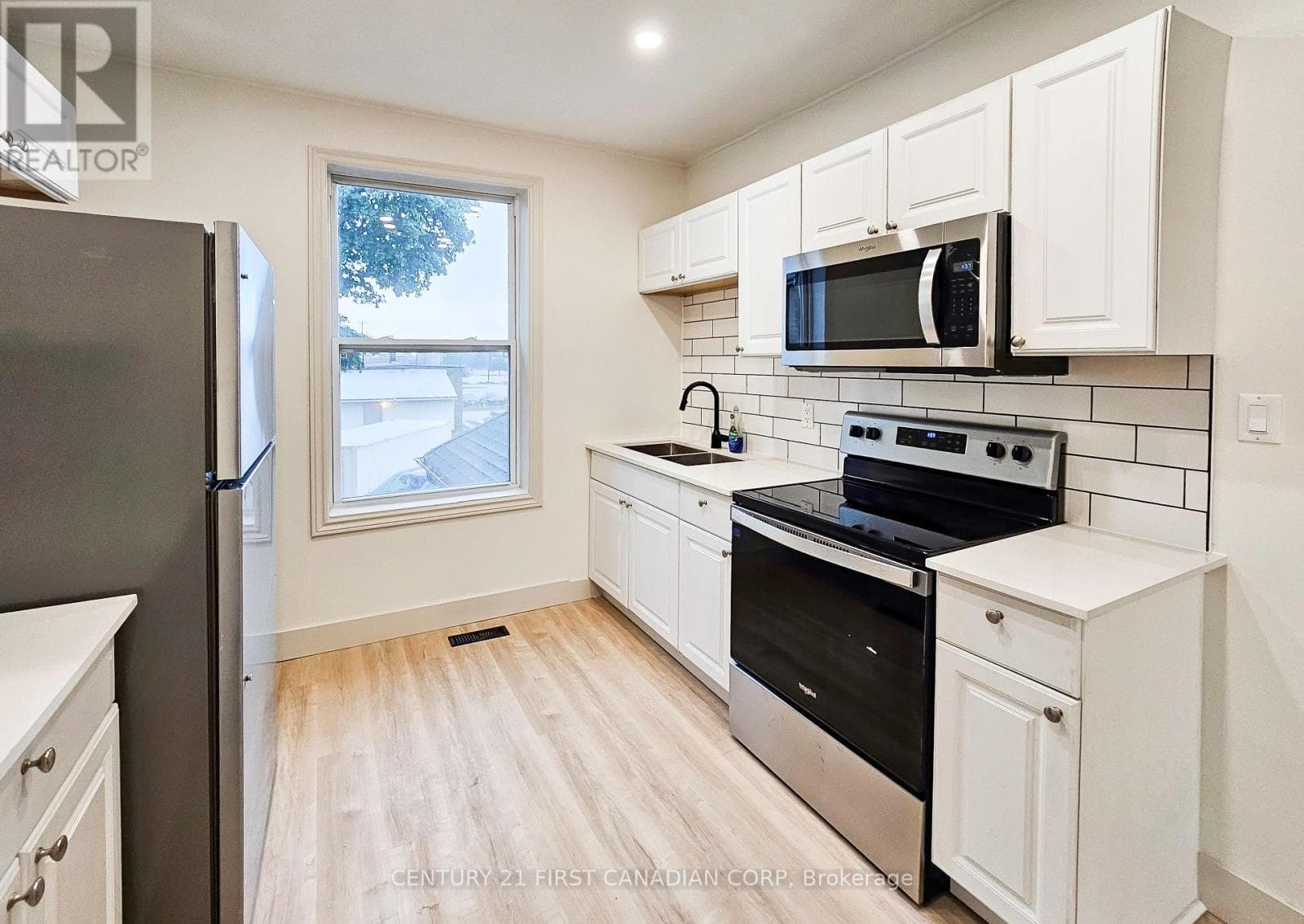 Multi-family at Apt 2- 859 Dundas Street, London East (East L), Ontario - Photo 5 - RE/MAX Garden City Realty