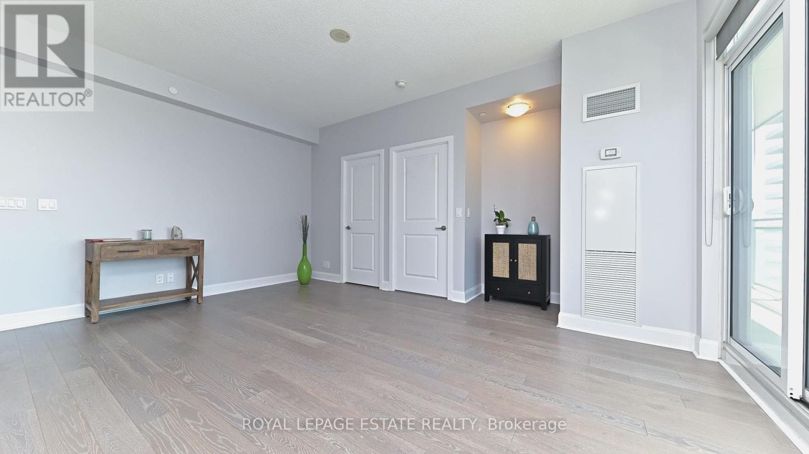 Single Family at 2901- 33 Shore Breeze Drive, Toronto (Mimico), Ontario - Photo 10 - RE/MAX Garden City Realty