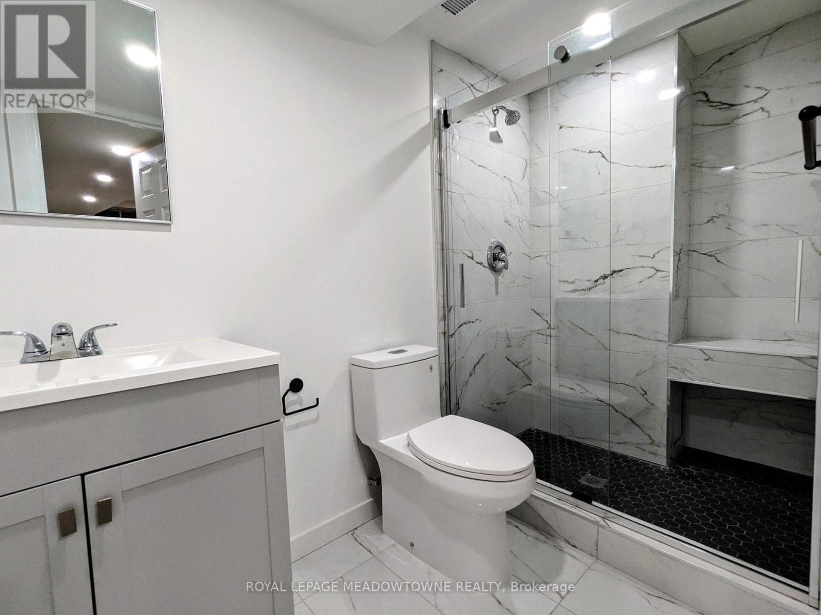 Single Family at B- 737 Botany Hill Crescent, Newmarket (Huron Heights-Leslie Valley), Ontario - Photo 6 - RE/MAX Garden City Realty