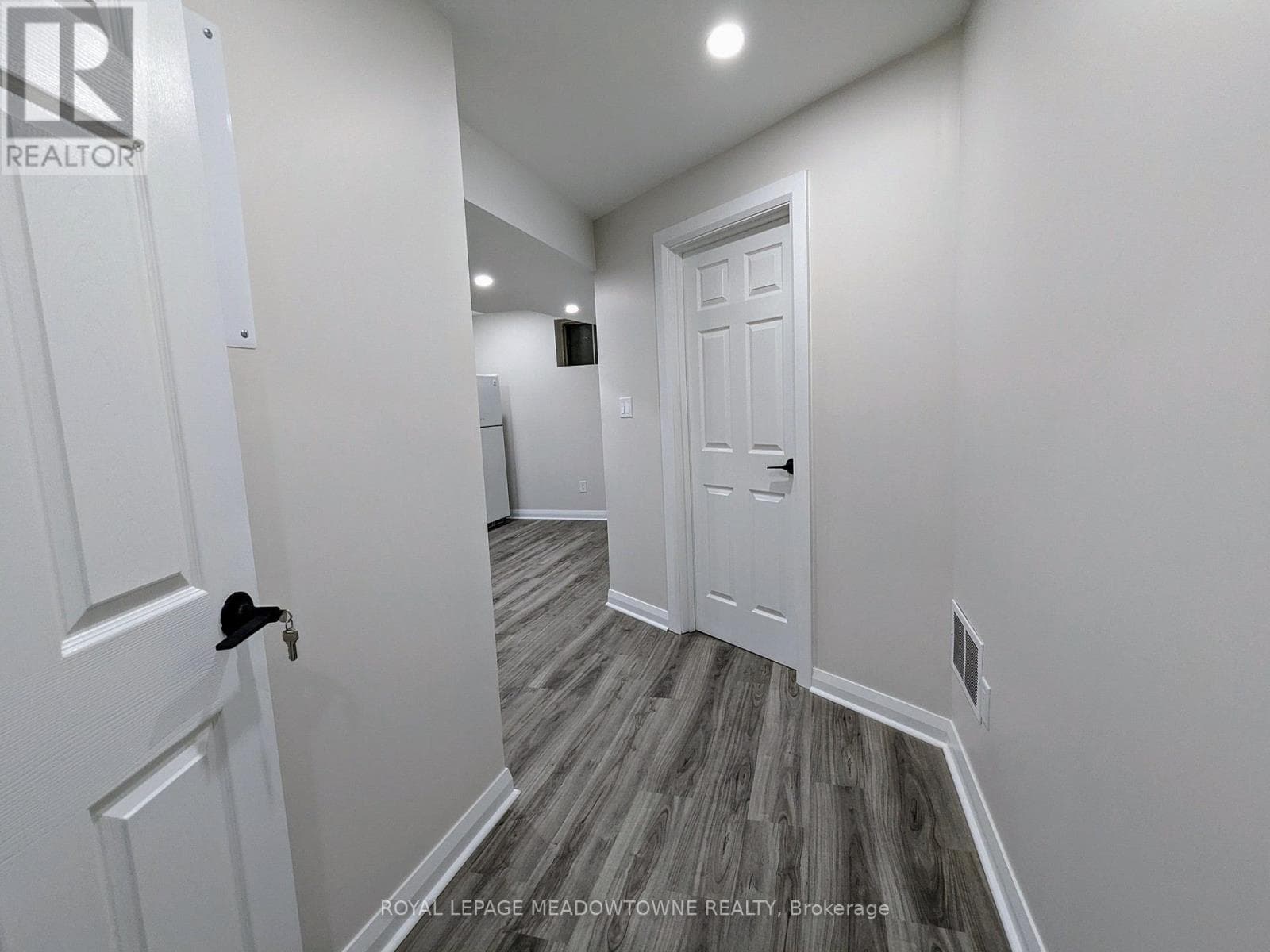 Single Family at B- 737 Botany Hill Crescent, Newmarket (Huron Heights-Leslie Valley), Ontario - Photo 2 - RE/MAX Garden City Realty