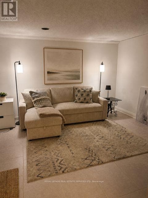 Lower- 17 Longfield Road