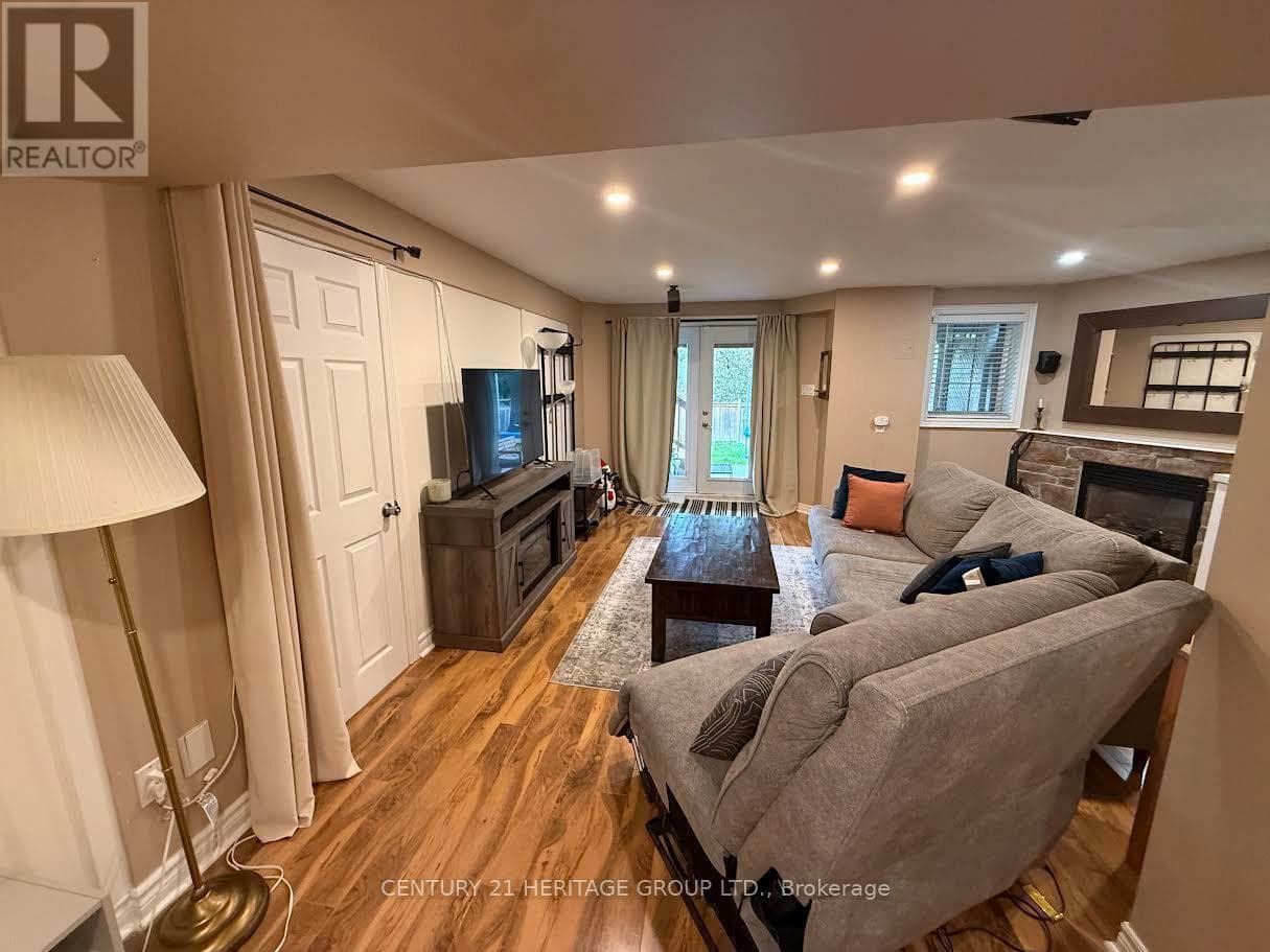Single Family at Bsmt- 154 Hollandview Trail, Aurora (Bayview Wellington), Ontario - Photo 3 - RE/MAX Garden City Realty